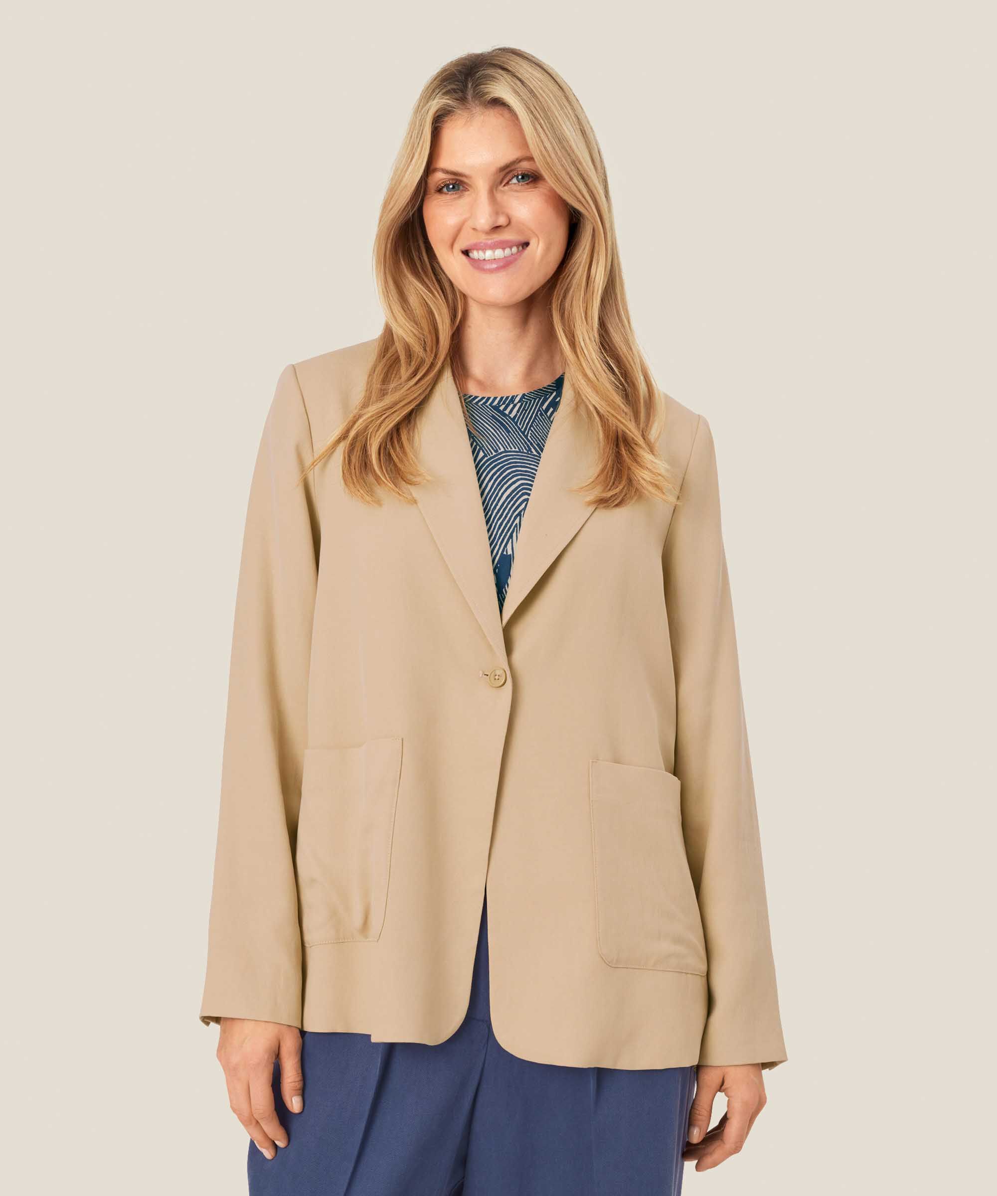 Blazer mit Gummizug auf der Rückseite, Safari