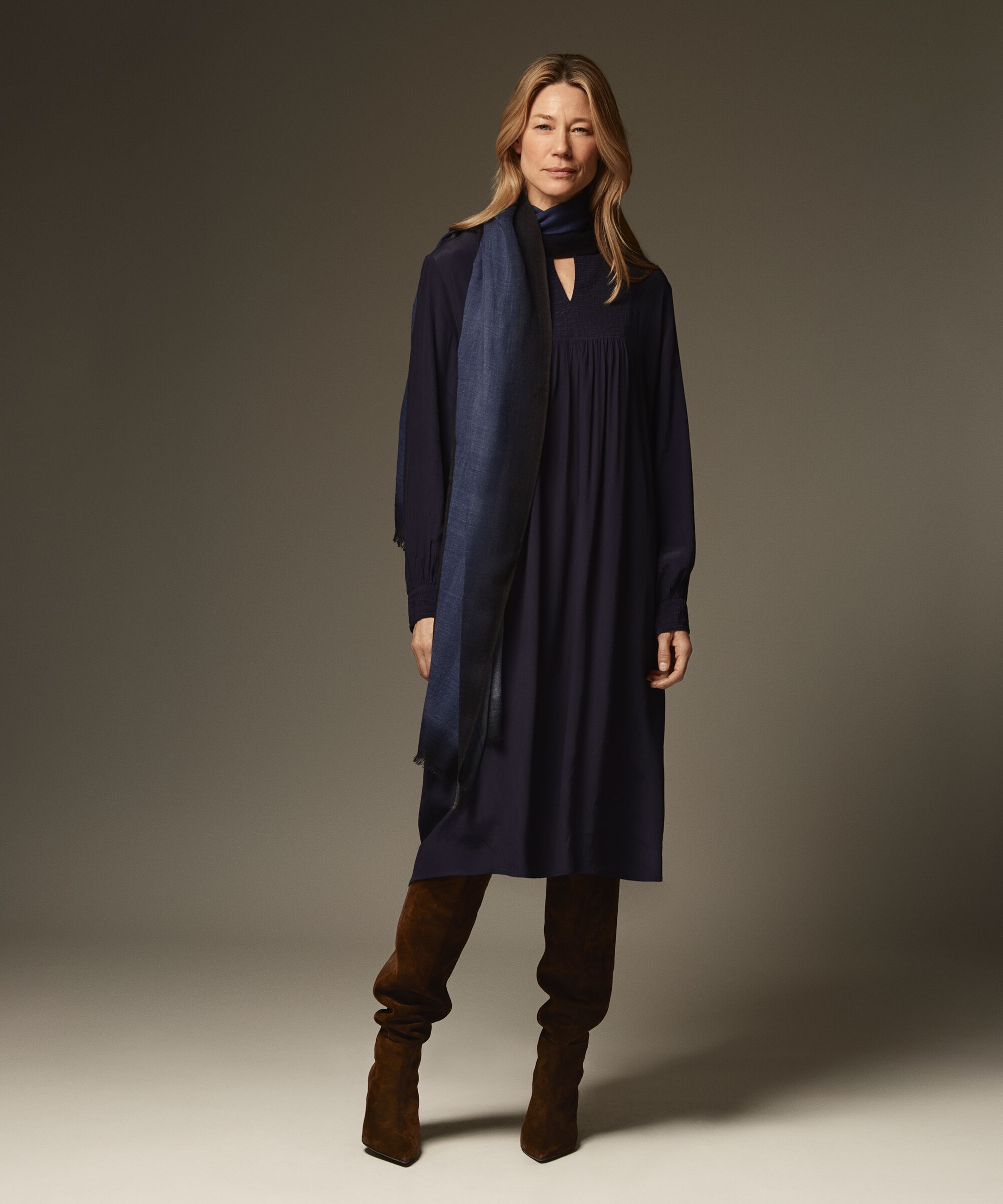 Viskosekleid mit Drapierung und Ziernähten, Navy Blazer