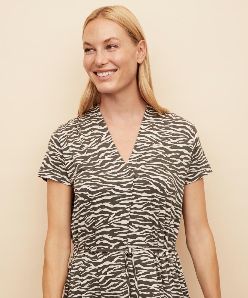 Jerseykleid mit V-Ausschnitt und kurzen Ärmeln, Raven