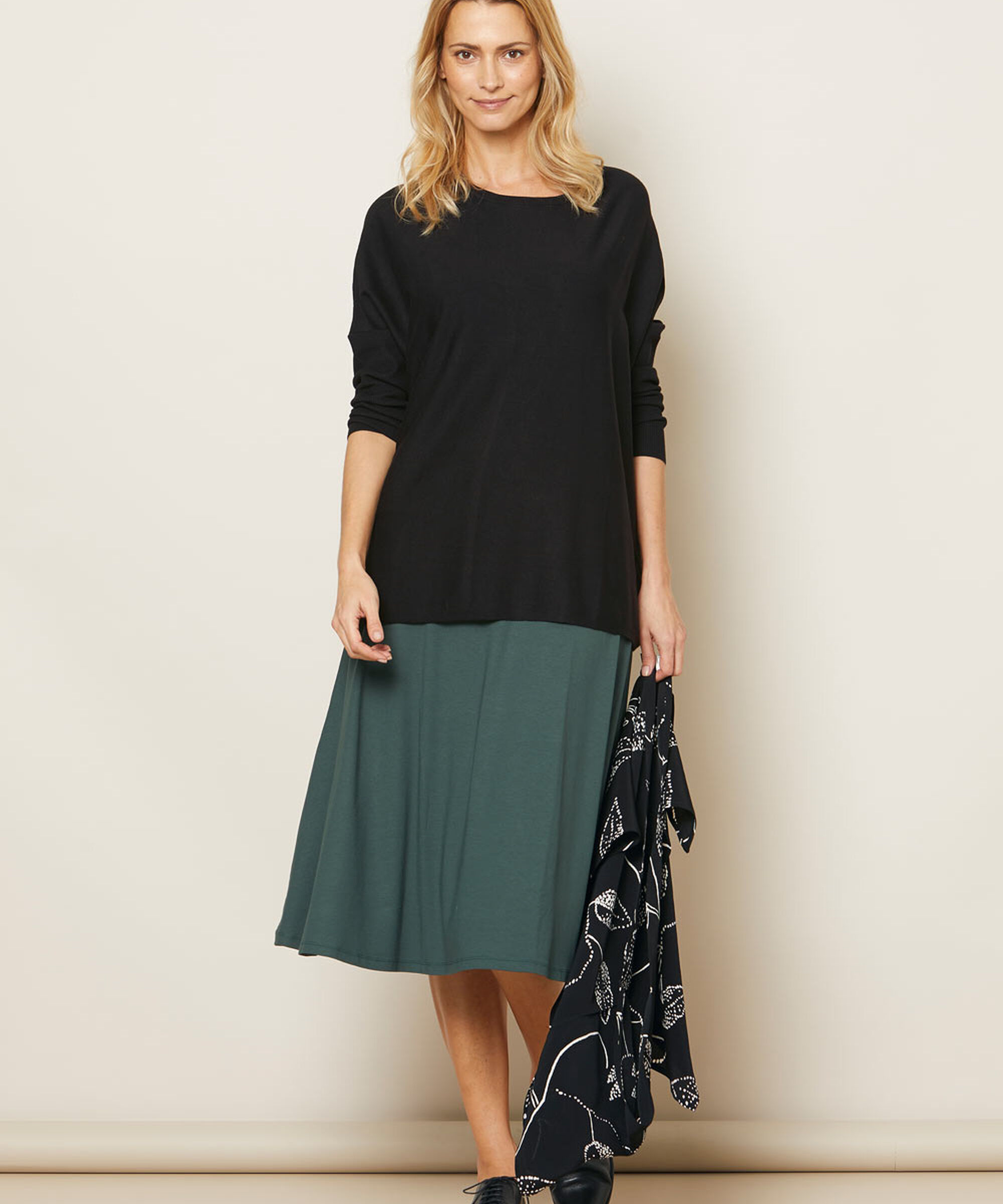 ALONG TUCH, Black