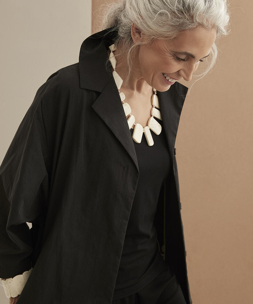 TAMARA MANTEL, Black