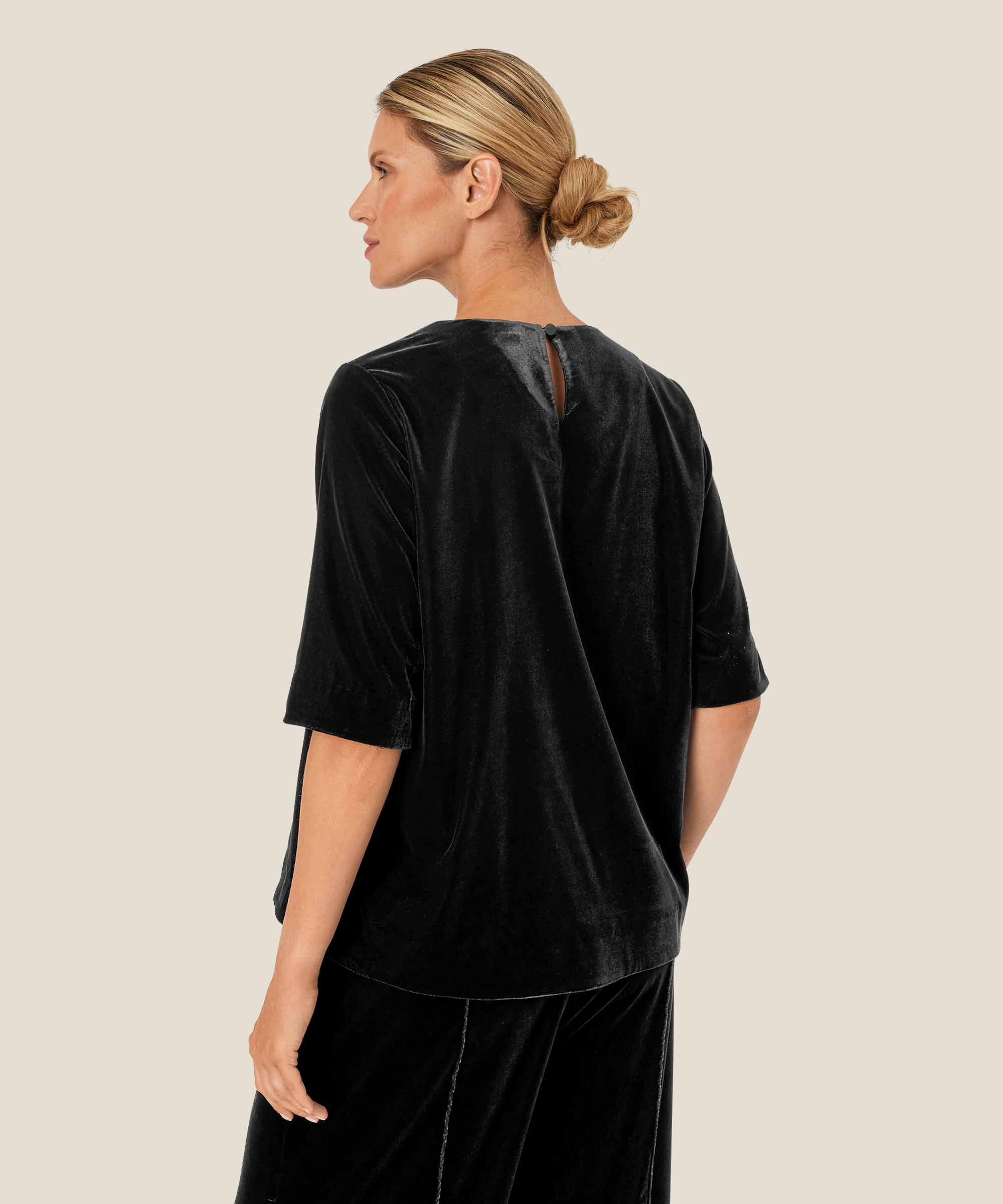 Veloursbluse mit Knopfdetail, Black