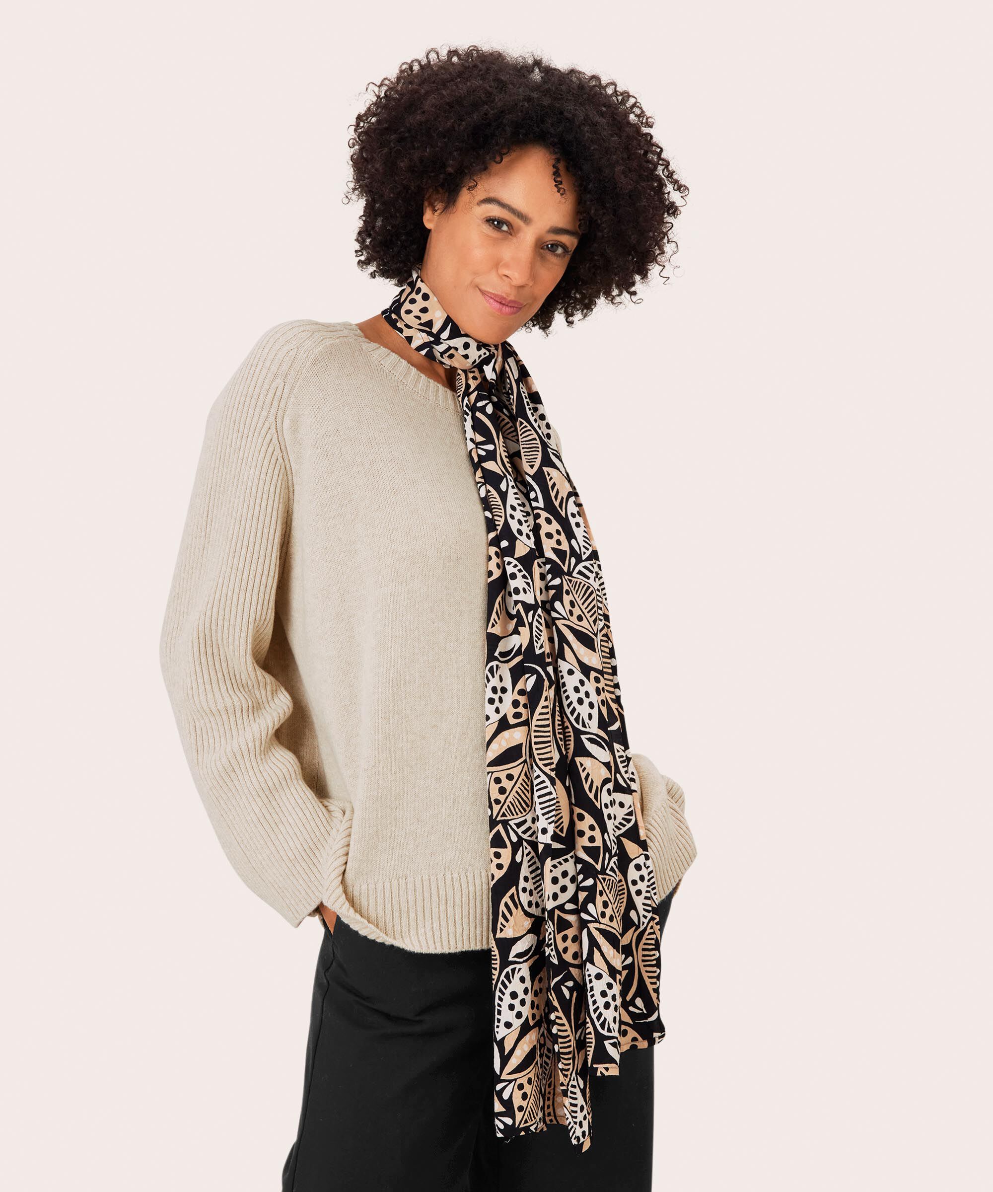 Along Tuch, Travertine