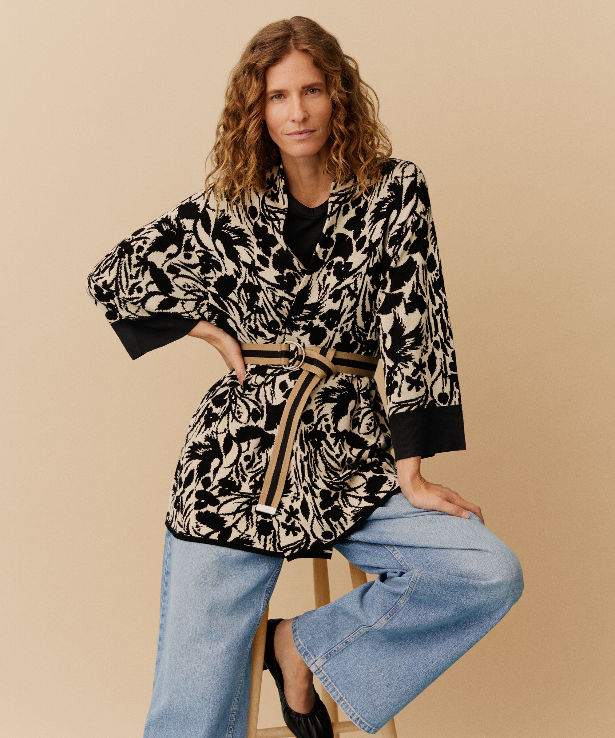 Offener Cardigan mit Strickmuster und kontrastierendem Rand, Black