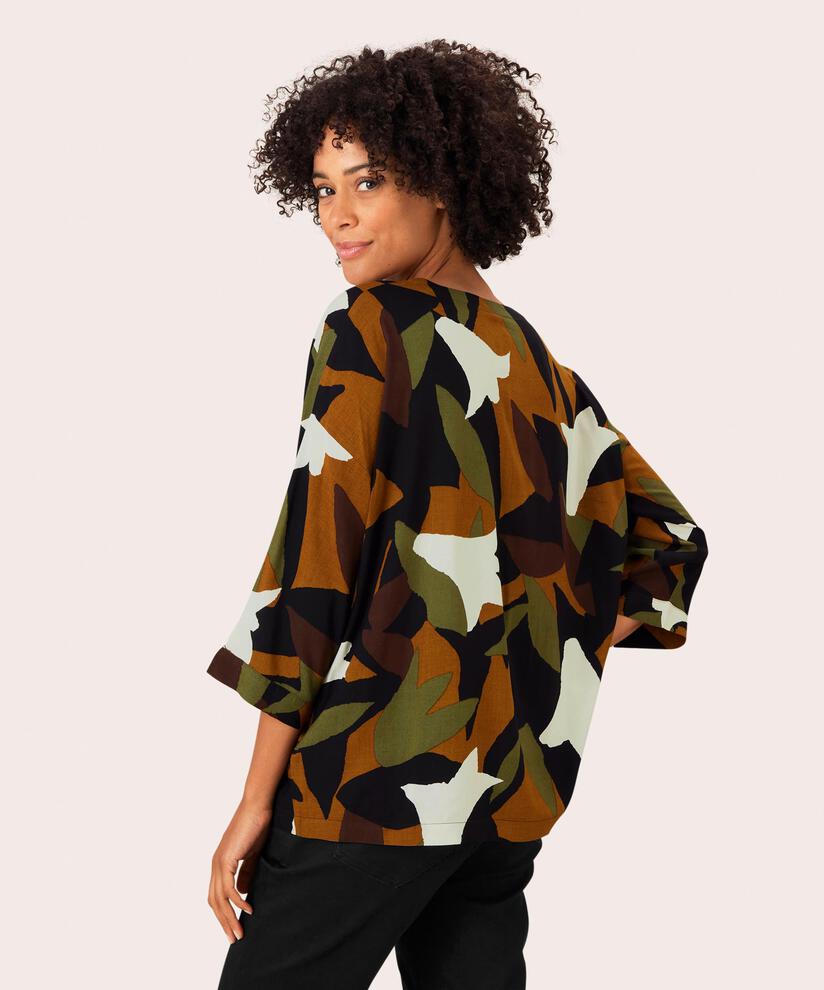 Becca Bluse, Monk's Robe