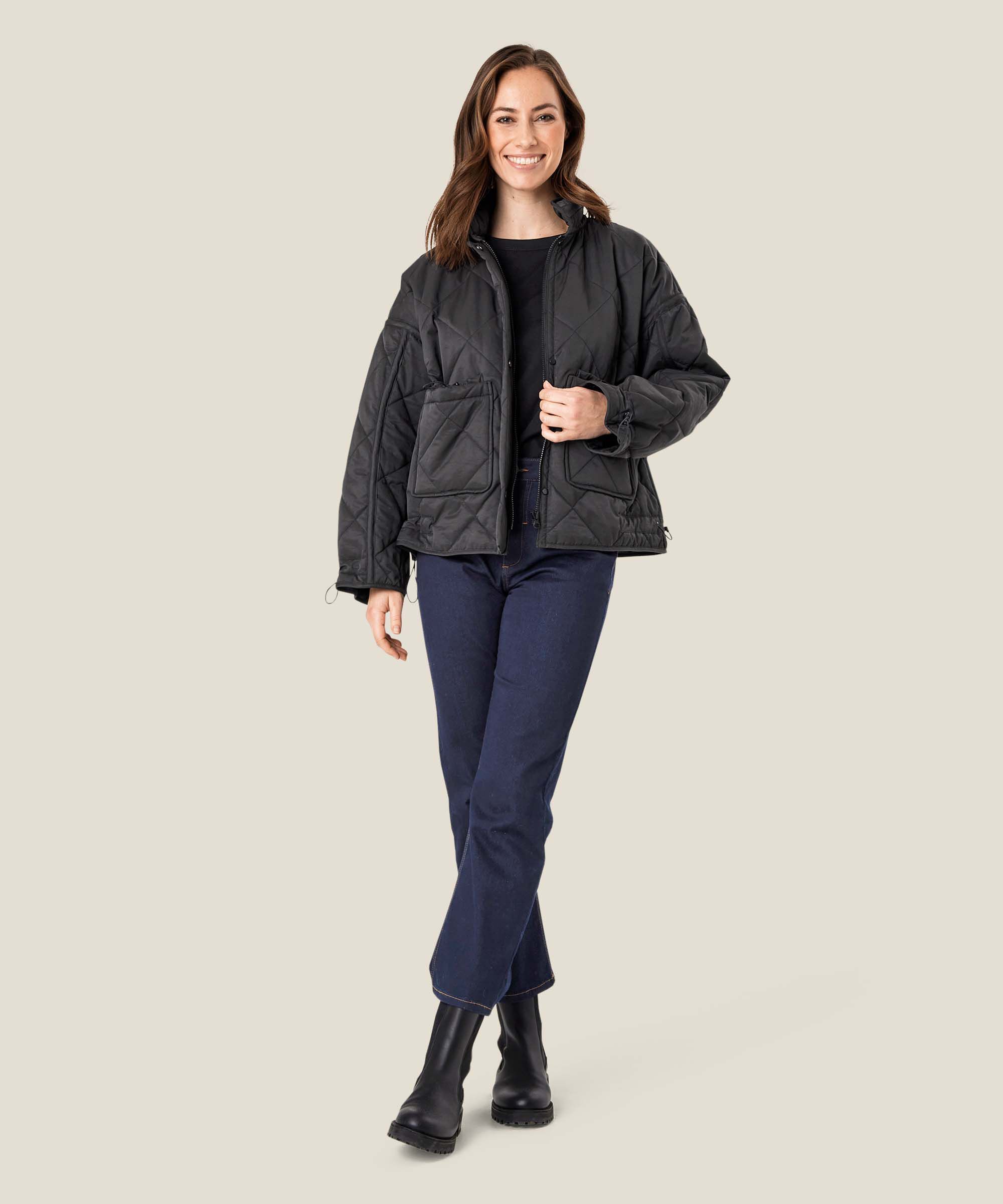 Tessie Mantel, Black