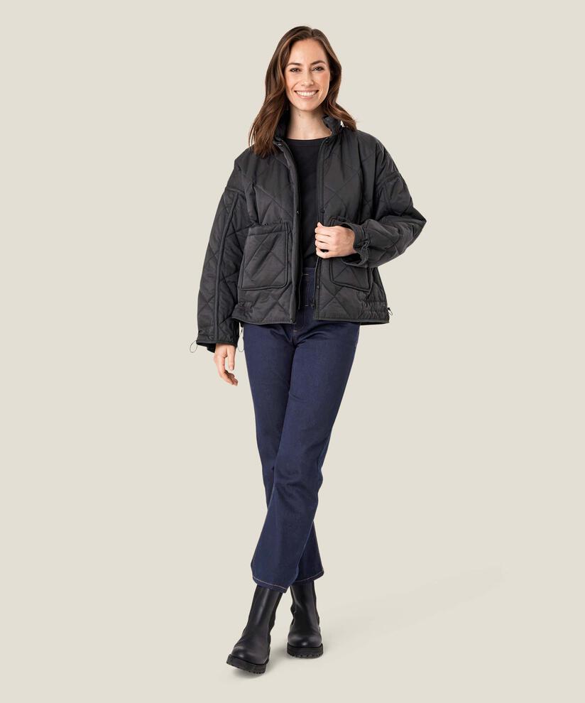 Tessie Mantel, Black