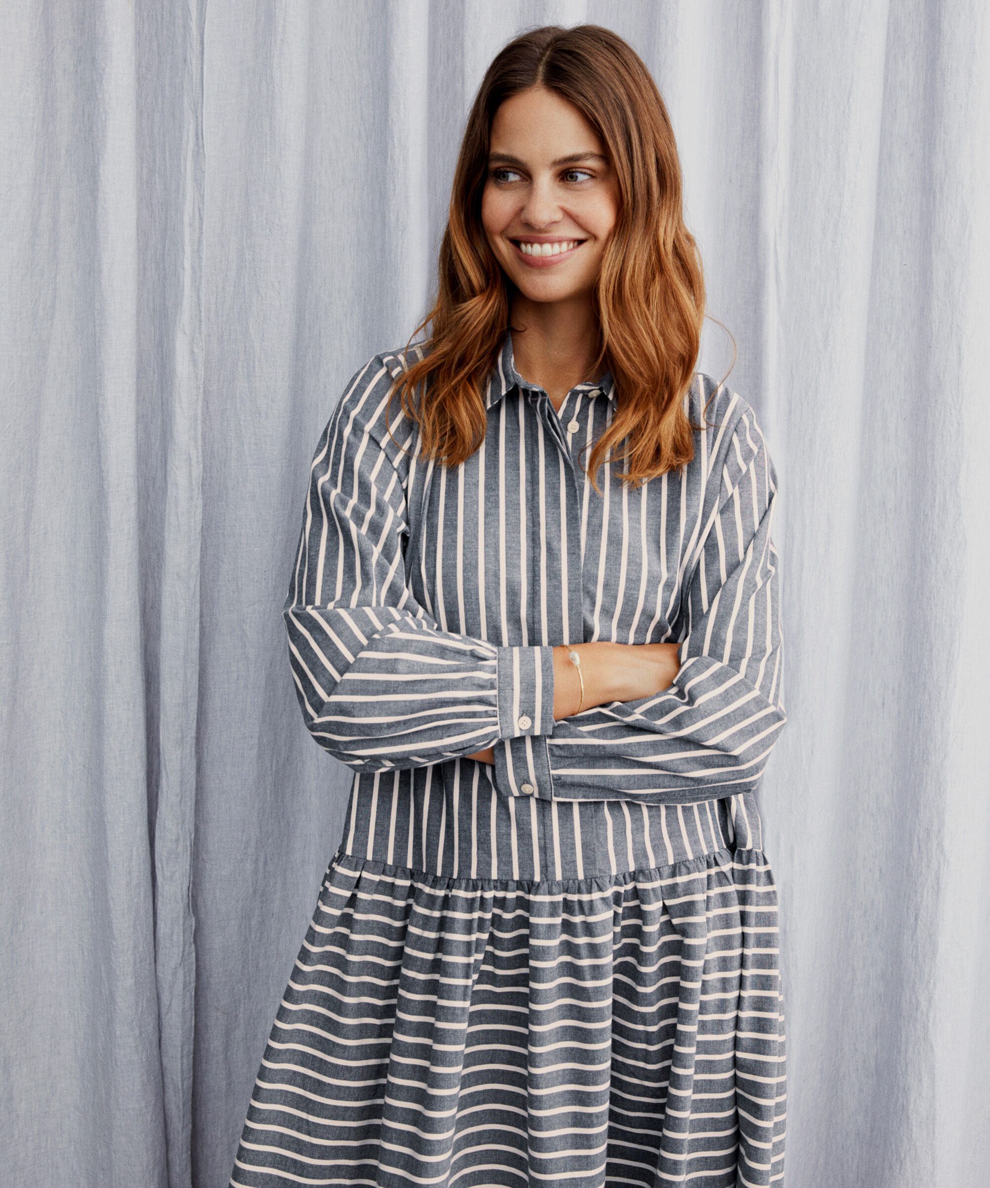 Baumwollkleid mit verdecktem Knopfverschluss, Black