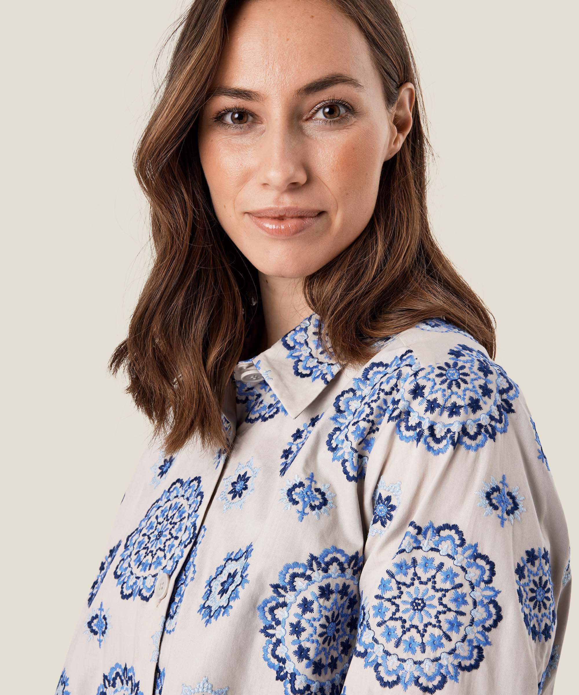 Idakaia Hemdbluse, Nebulas Blue