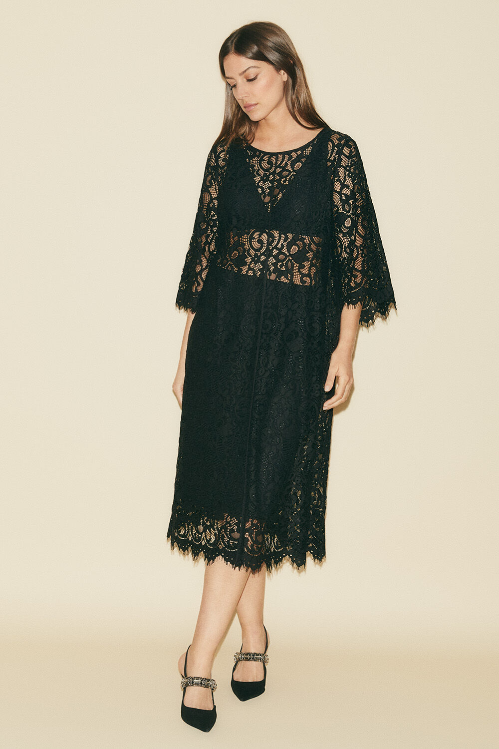 transparentes Spitzenkleid mit Fransen - Black, kurzes Unterkleid mit verstellbaren Tr&auml;gern - Black