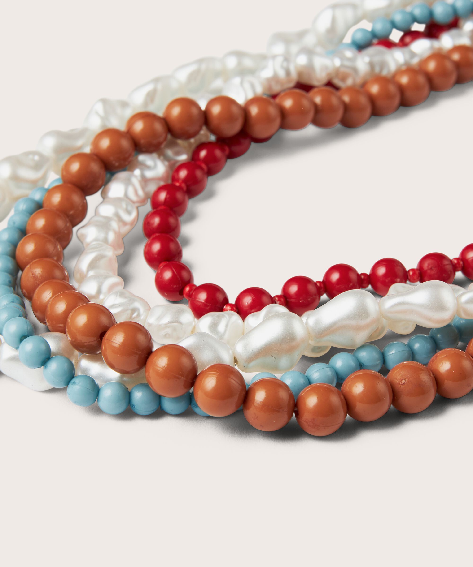 Halskette mit farbigen Perlen, Aqua