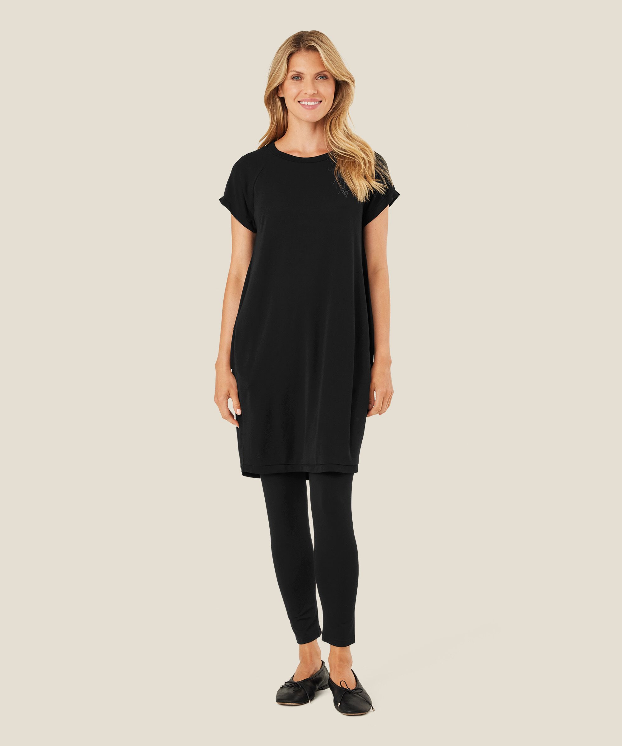 Tunika Mit Rundhalsausschnitt Und Taschen, Black