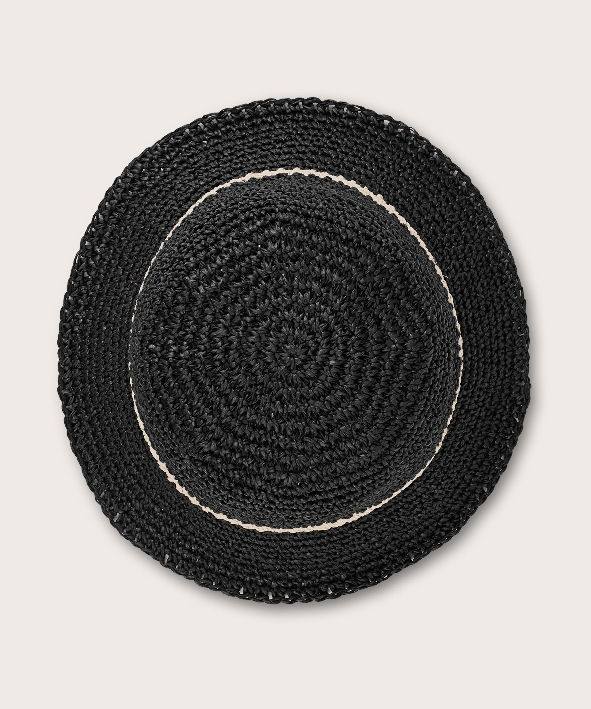 Rihatta Hut, Black