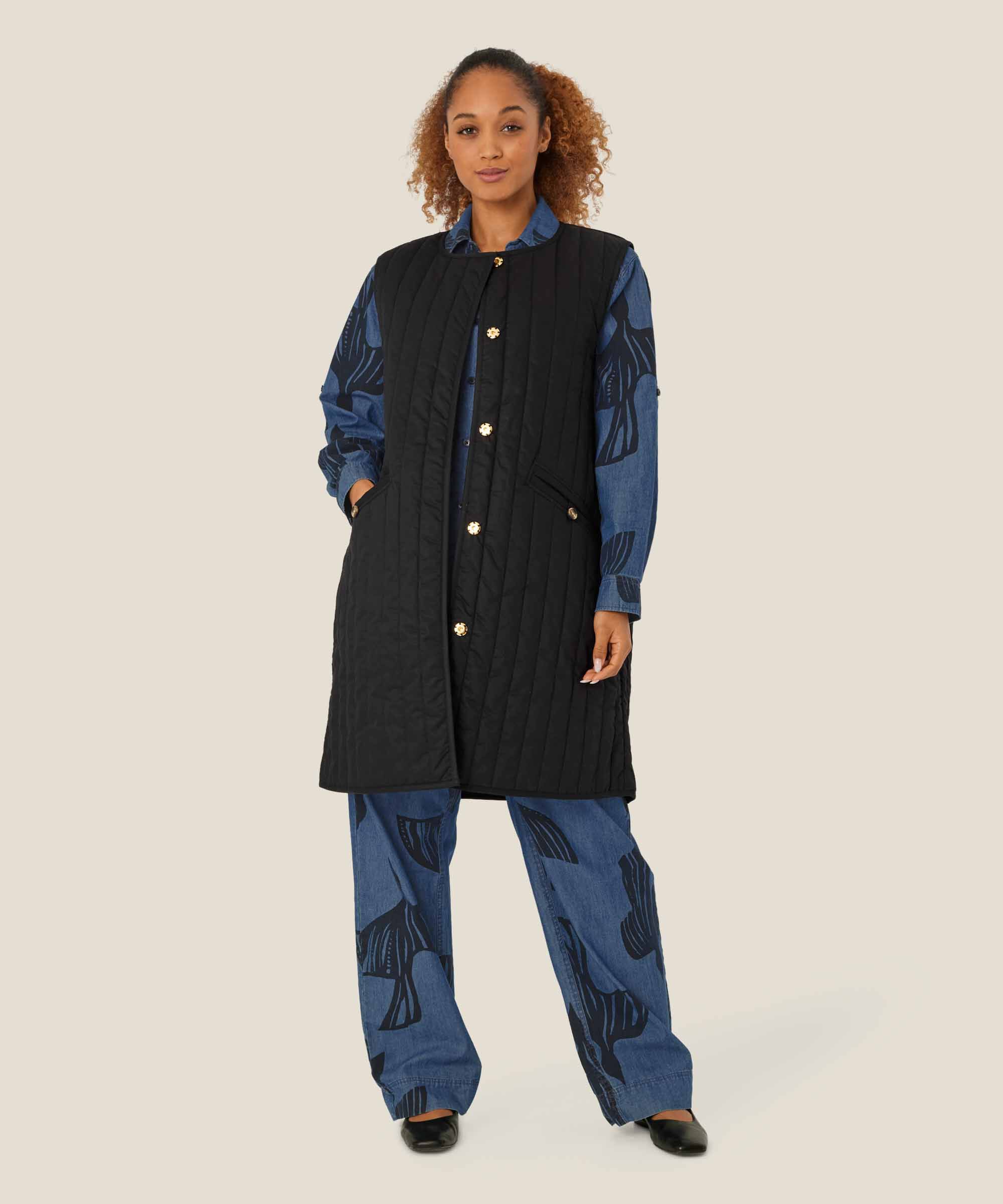 Steppweste mit Rundhalsausschnitt, Black