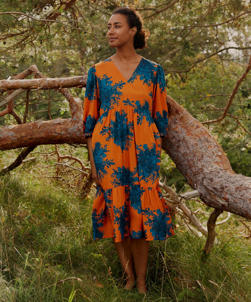 Bedrucktes Viskosekleid mit V-Ausschnitt, Russ Orange