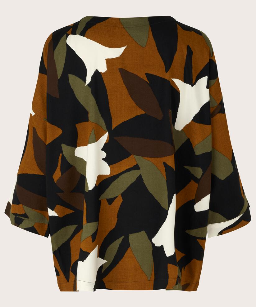 Becca Bluse, Monk's Robe