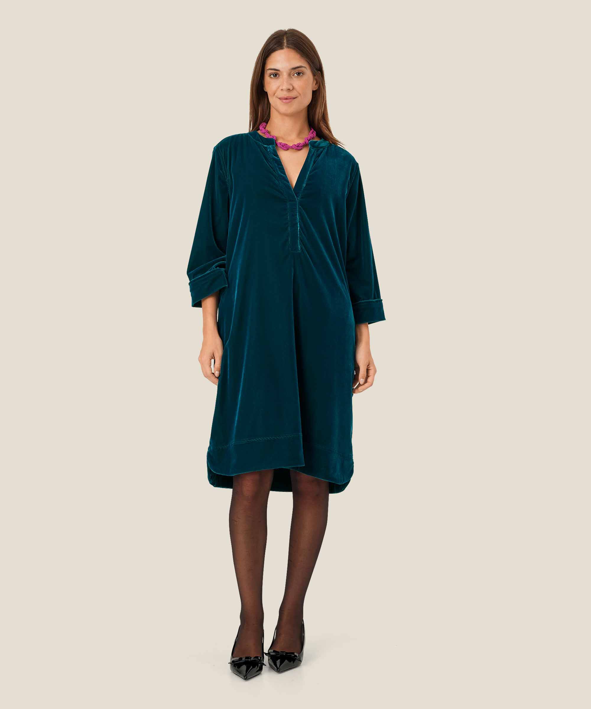 Geflochtene Halskette mit rosa Glasperlen, Fuchsia Red