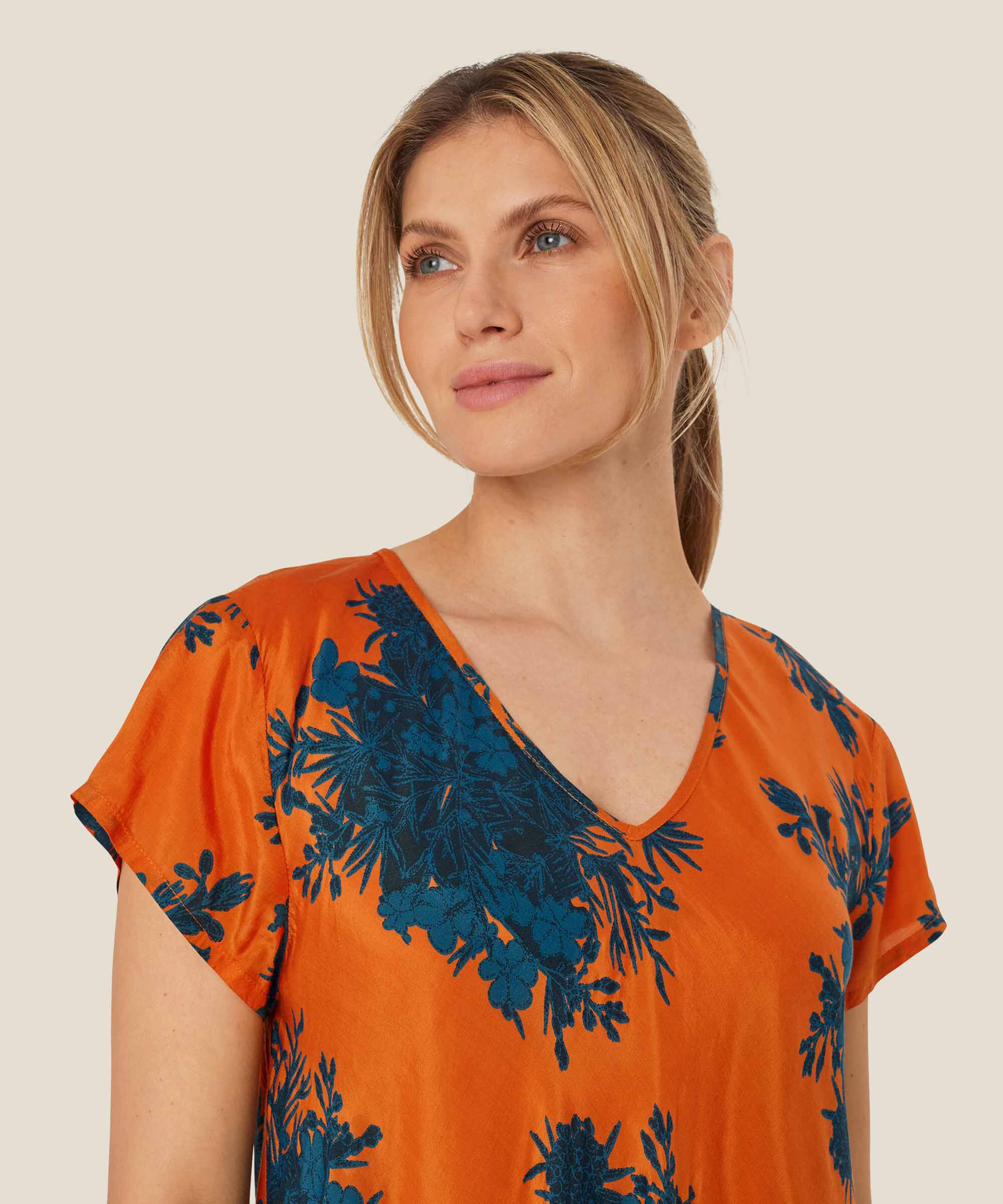 Bedrucktes Viskosekleid mit V-Ausschnitt, Russ Orange
