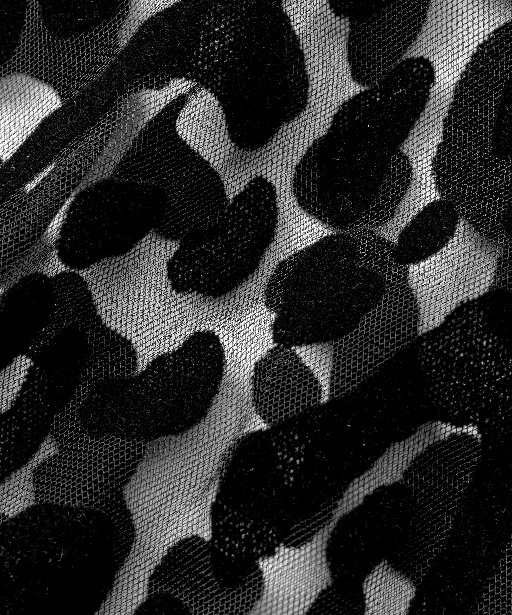 Bluse aus weichem Tüll mit eingewebtem Muster, Black