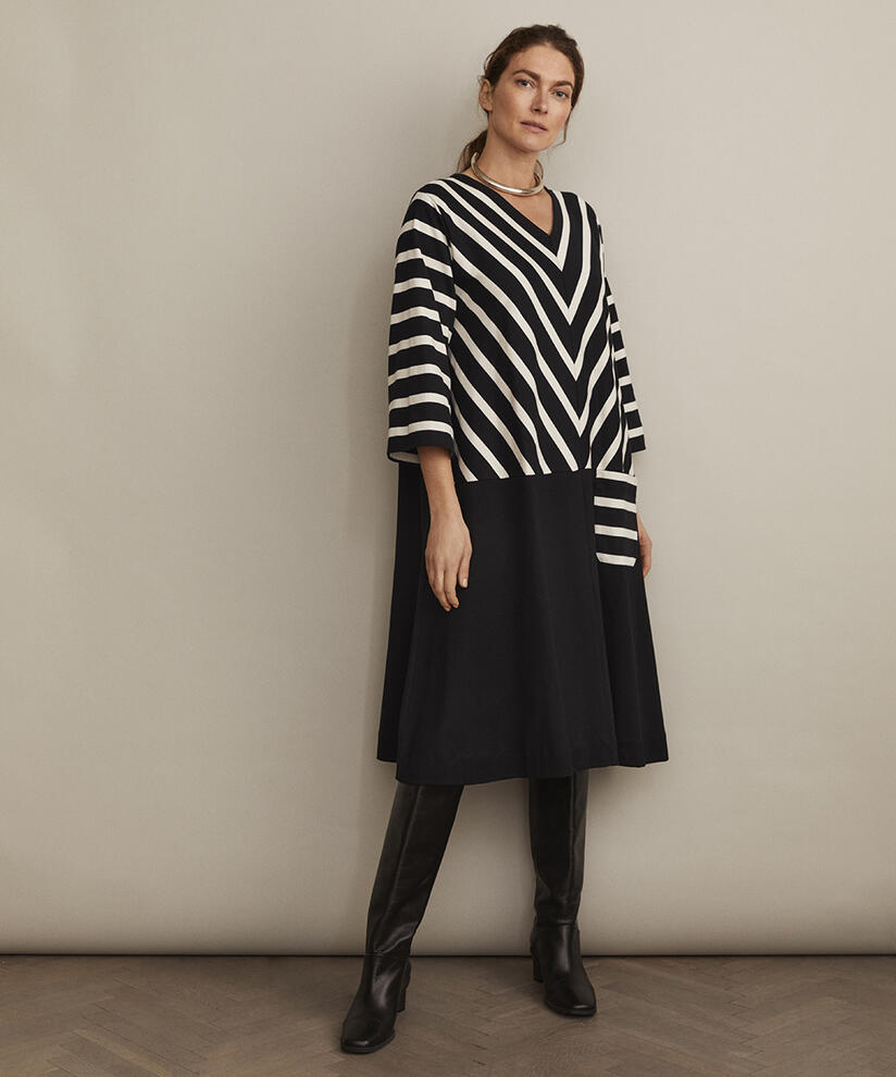 NELENA JERSEY KLEID, Black