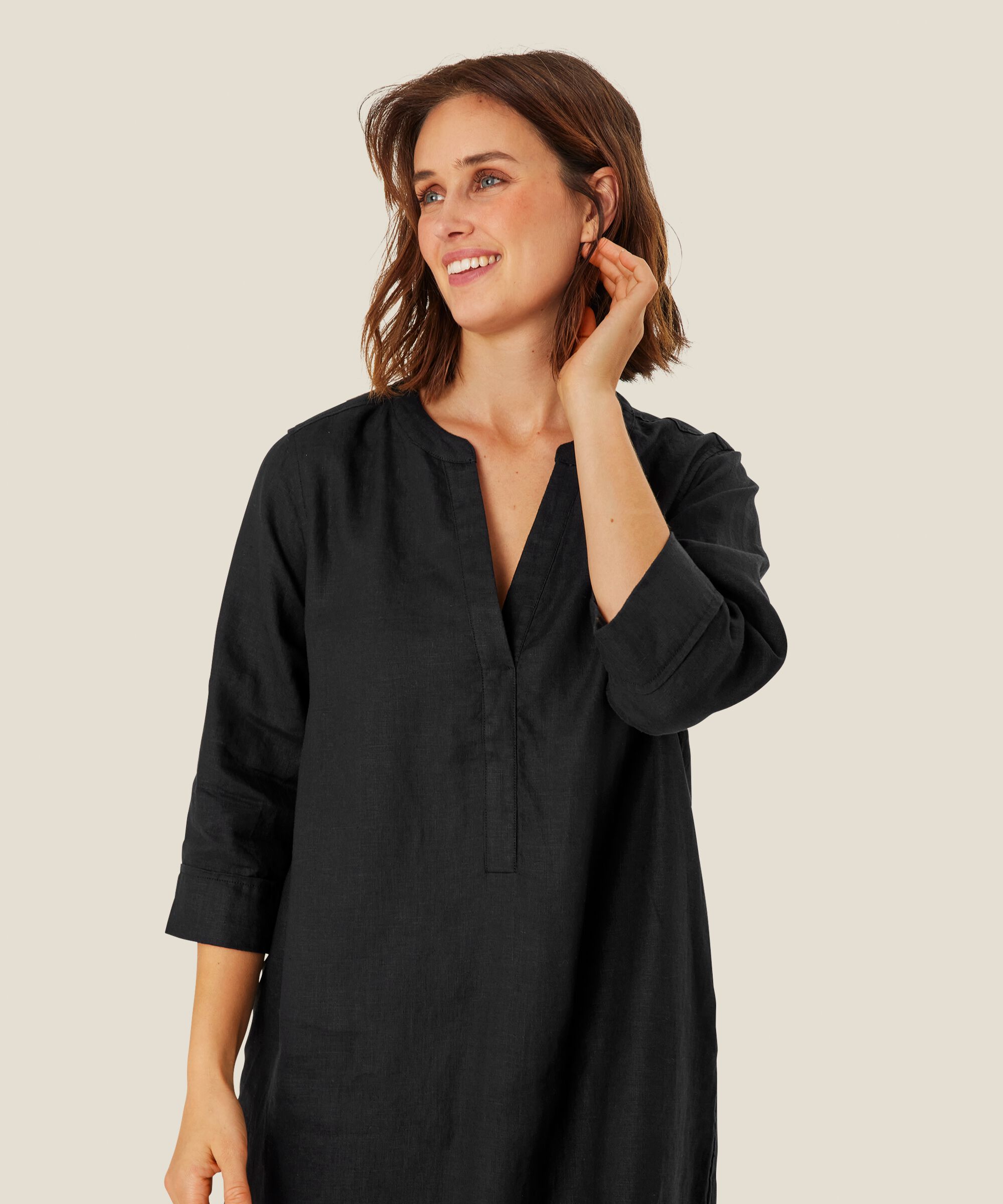 Leinenkleid mit V-Ausschnitt und Eingrifftaschen, Black