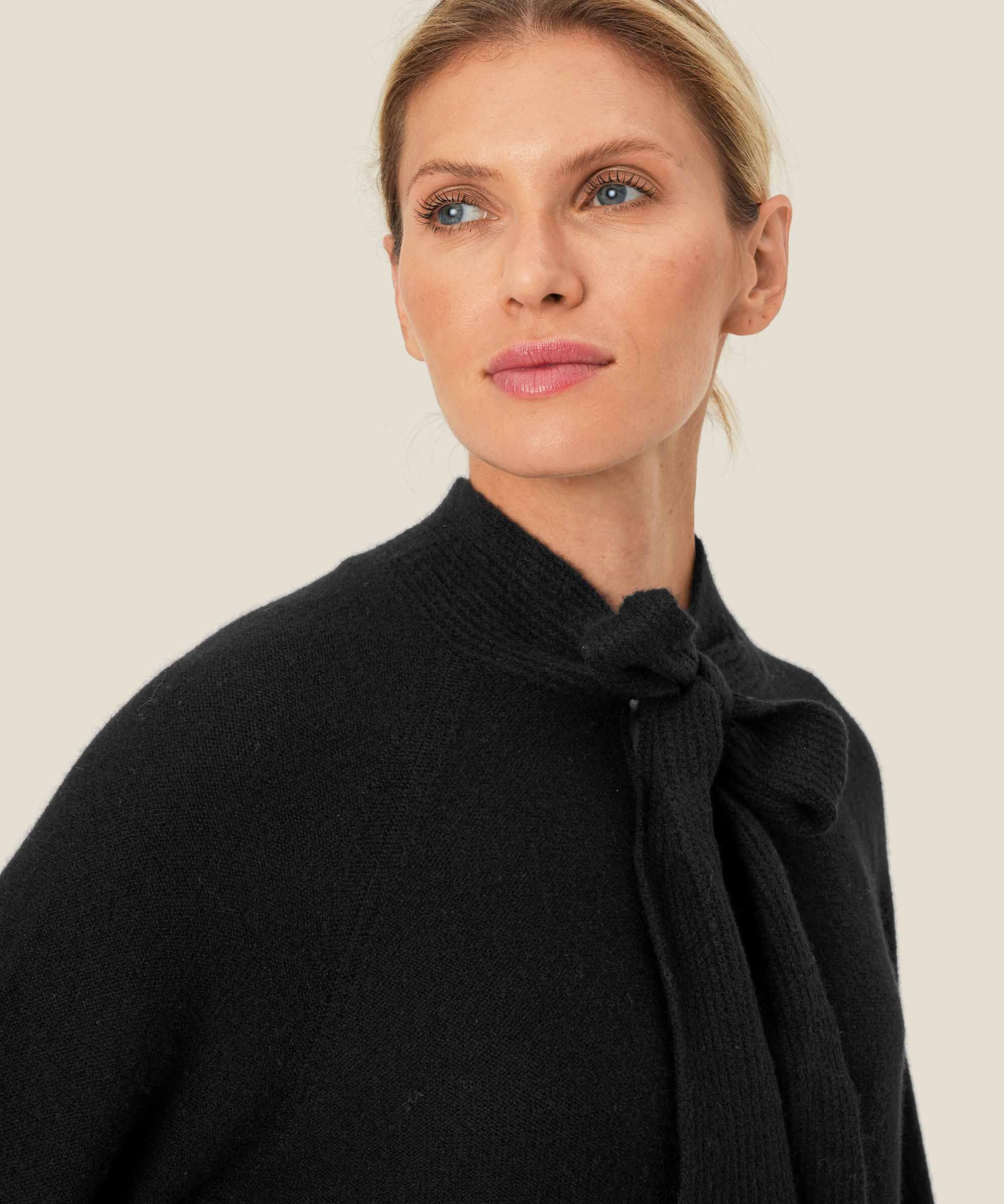 Pullover aus Wolle mit Bindebändern am Hals, Black