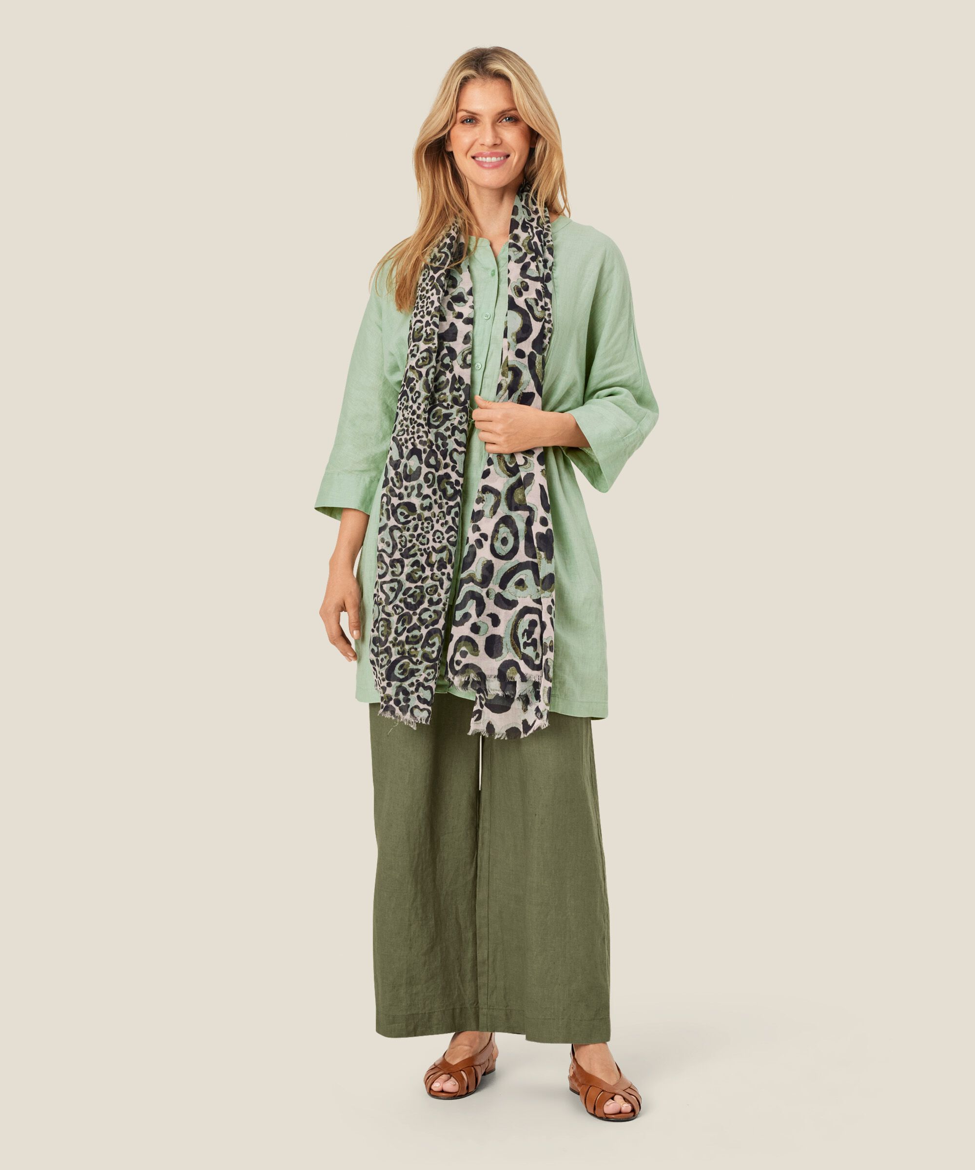 Schal mit Leopardenmuster , D. Lichen Green