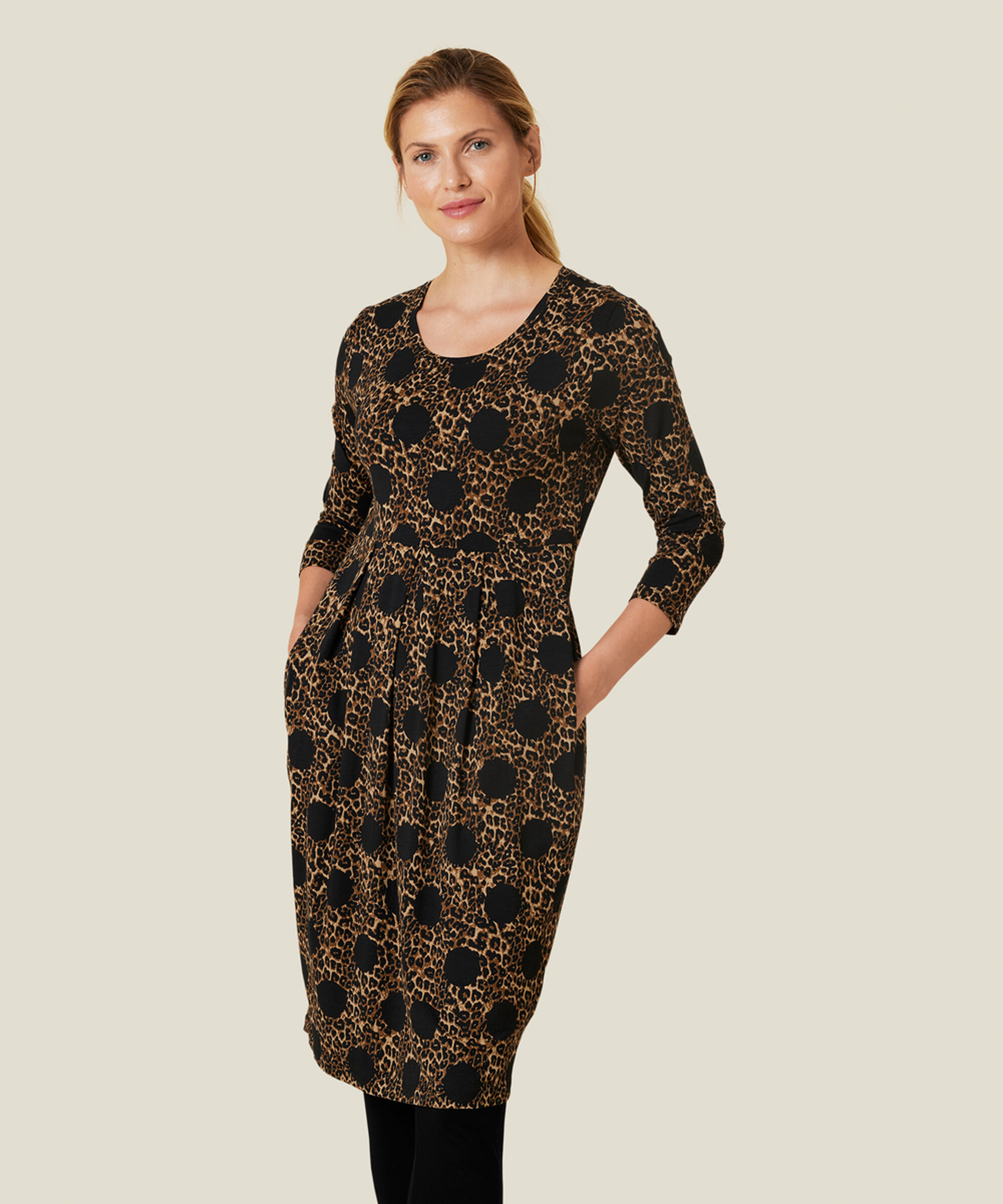 NOMA JERSEY KLEID, Monk's Robe