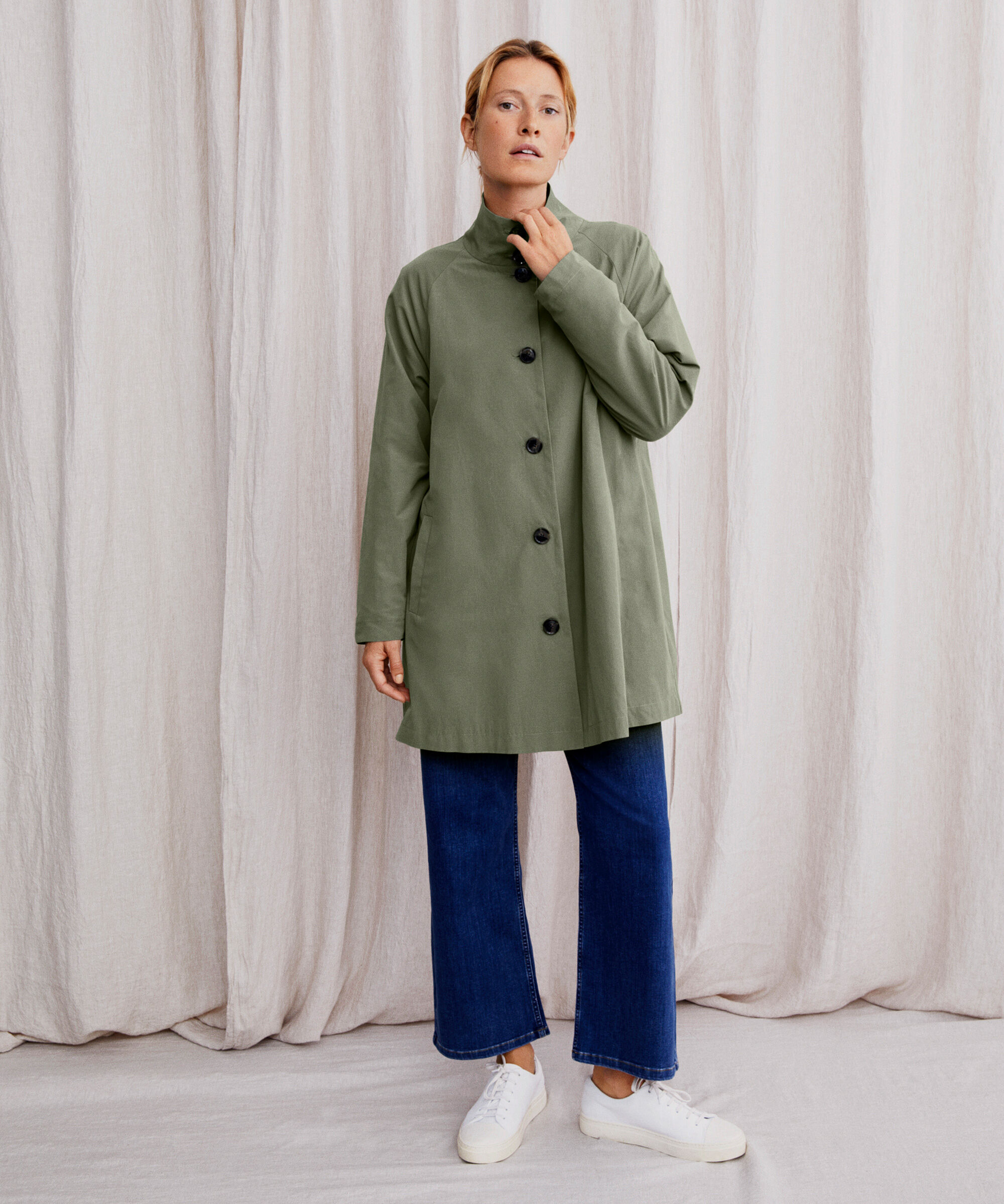 Mantel Mit Kn&ouml;pfen Und Hohem Kragen, Vetiver