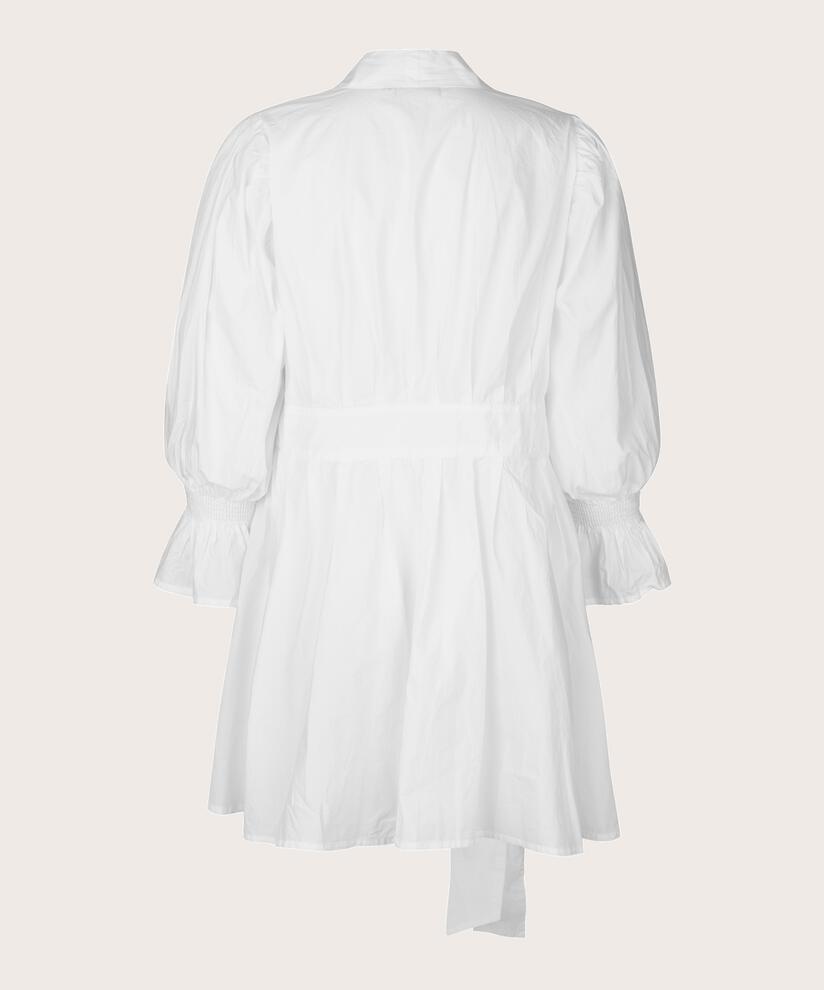 Julia Jacke, White