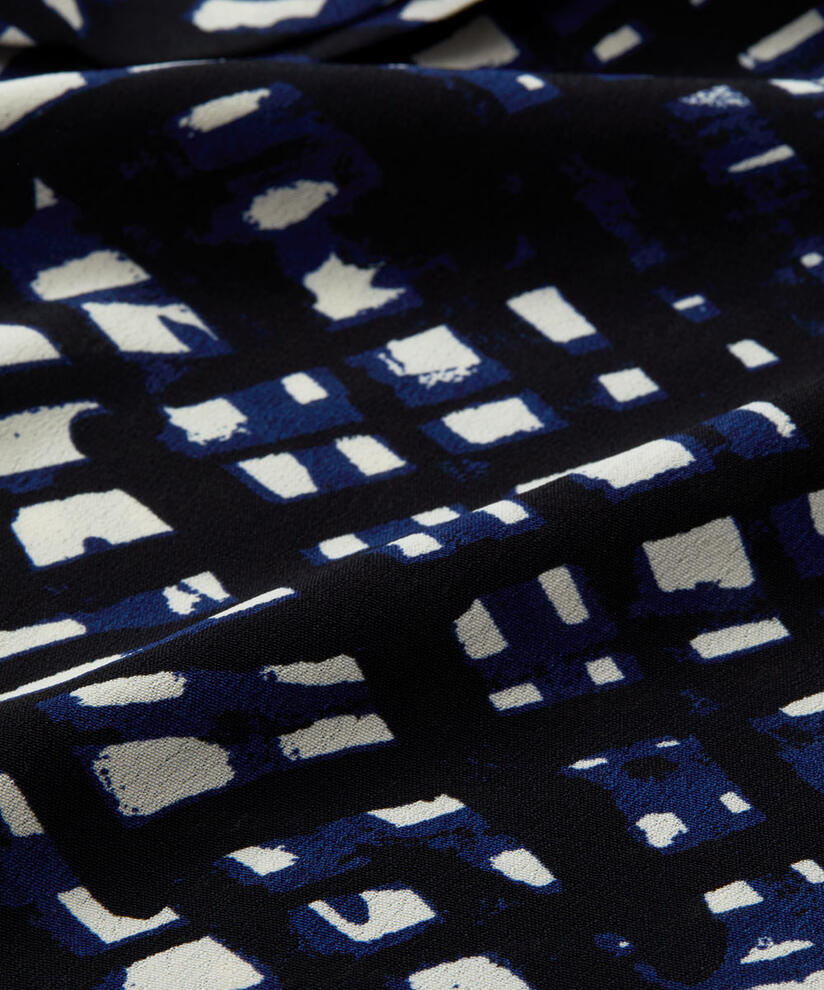 GEORGIA TUNIKA, Medieval blue