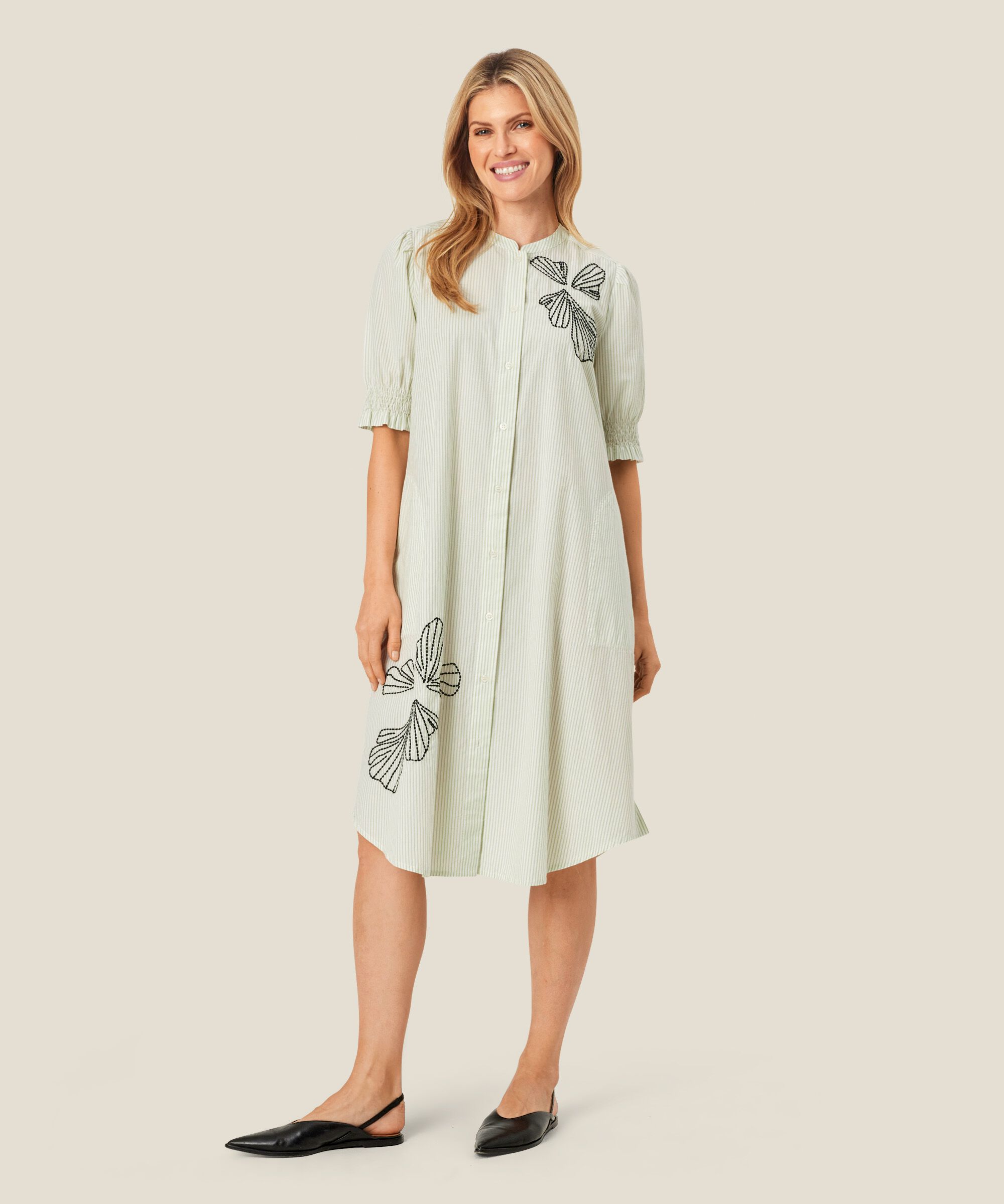 Hemdblusenkleid aus Baumwolle mit Stickerei, Frosty Green
