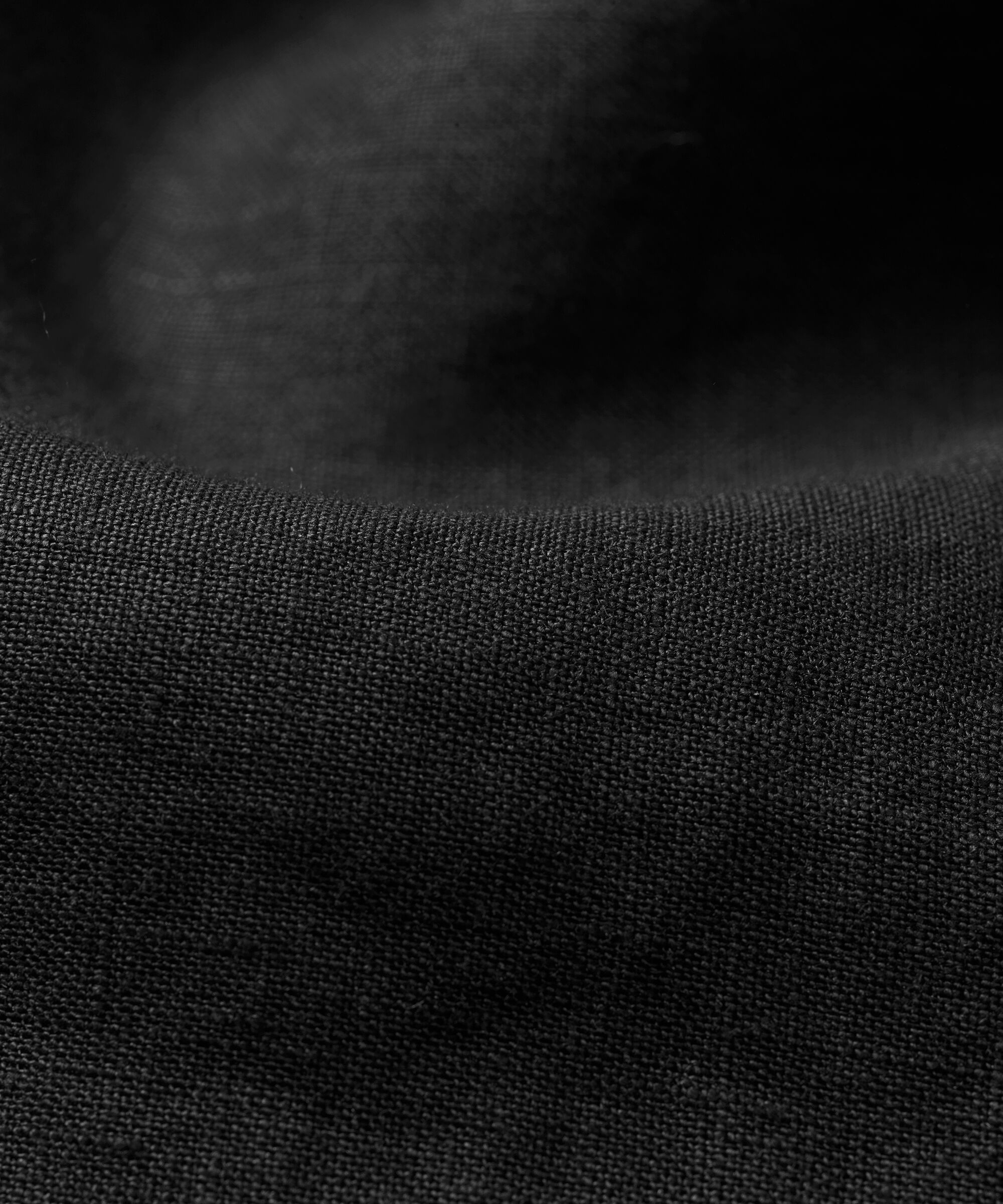 Leinenkleid mit V-Ausschnitt und Eingrifftaschen, Black