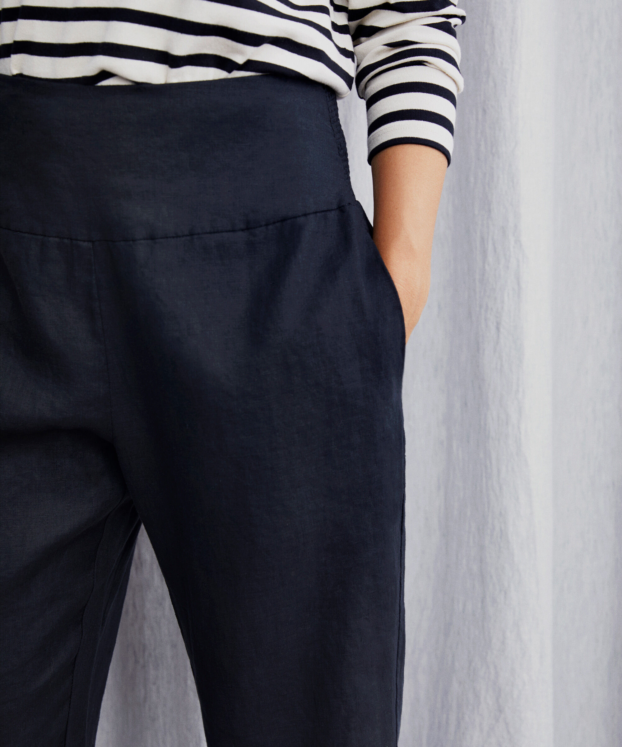 Leinenhose Mit Breitem, Gesmoktem Gummizug Hinten Und Knopfdetail, Black