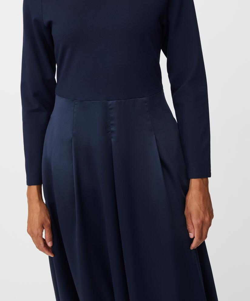 Jerseykleid mit Ballonrock aus glänzender Viskose, Navy Blazer