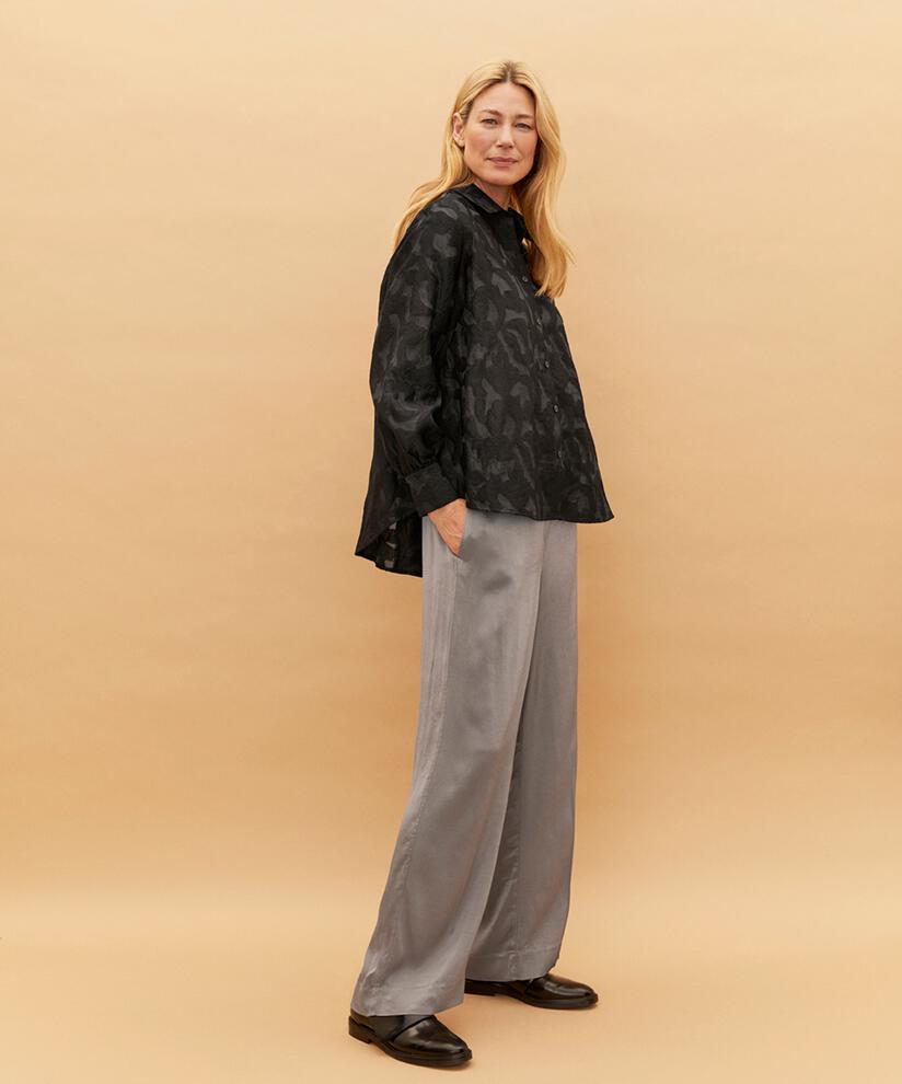 Jacquard-gewebtes Hemdbluse mit drapierter Rückseite, Black