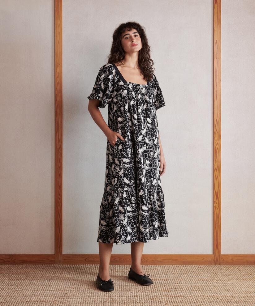 Neia Kleid, Black