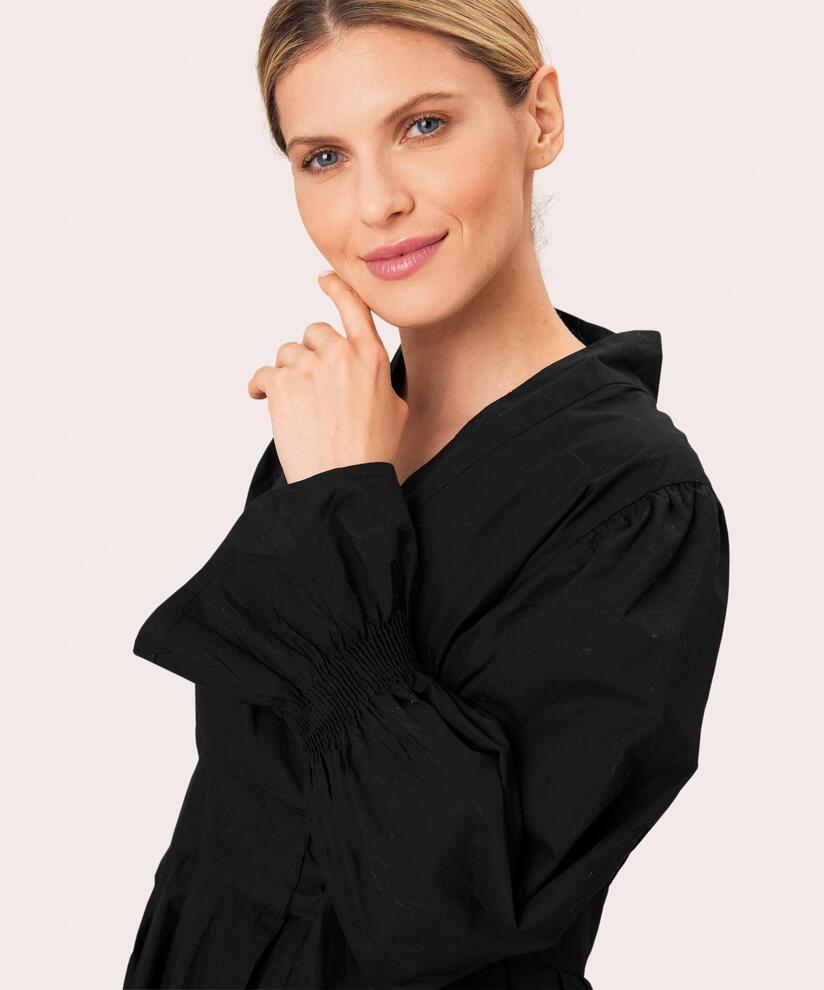 Julia Jacke, Black