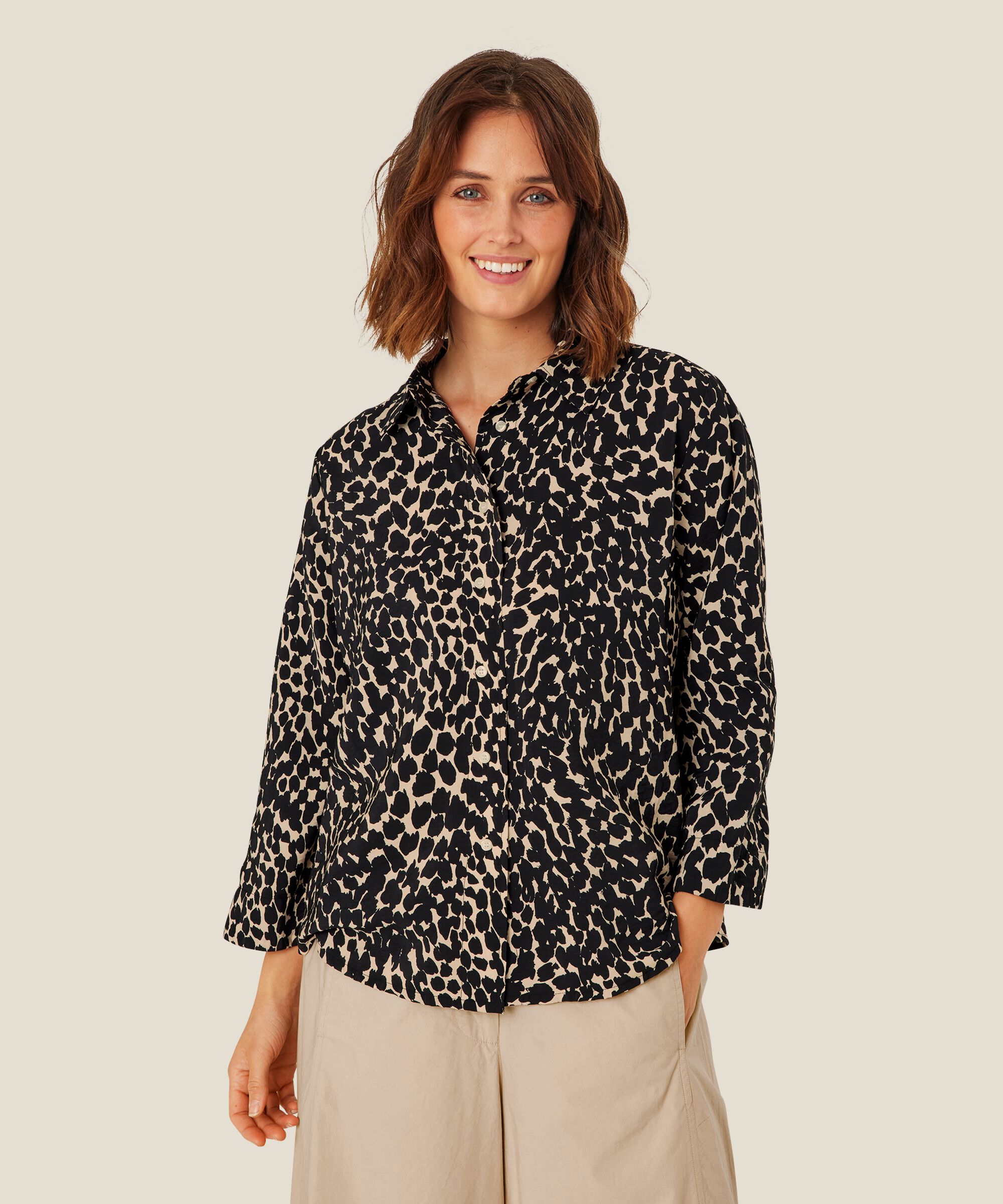 Baumwollhemdbluse mit Leopardenmuster und Dreiviertelärmeln, Black