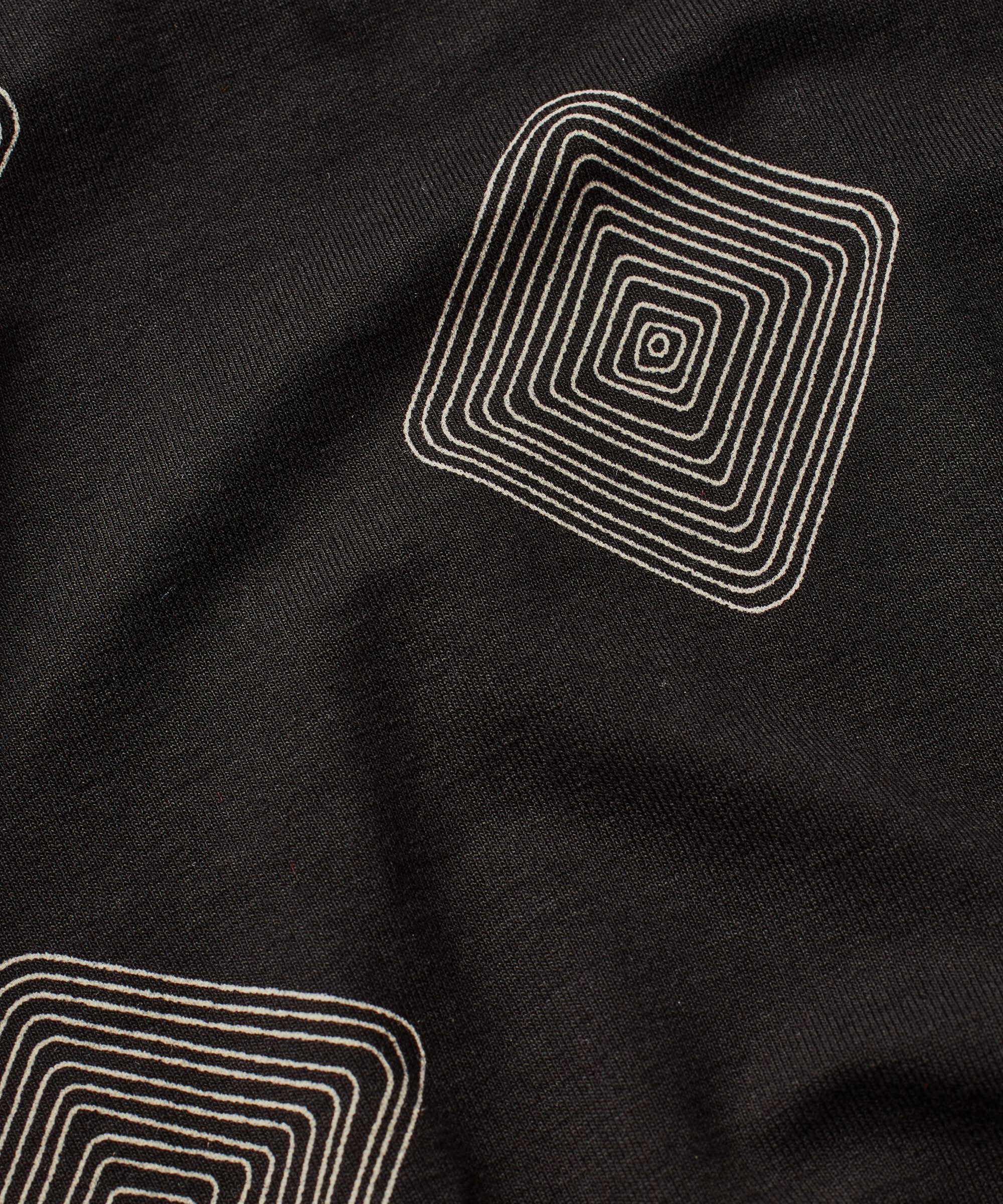 bedrucktes Shirt mit elastischem Saum, Black