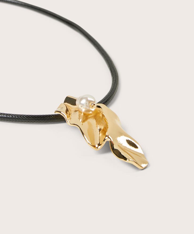 Halskette in Lederoptik mit goldenem Anhänger, Gold