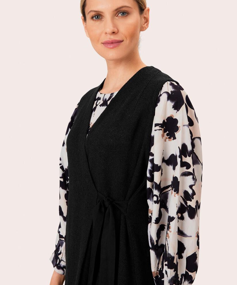 Jeogina Weste, Black