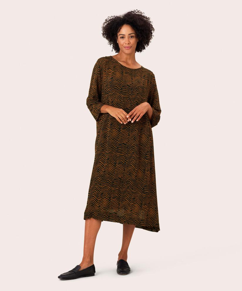 Nabia Kleid , Monk's Robe