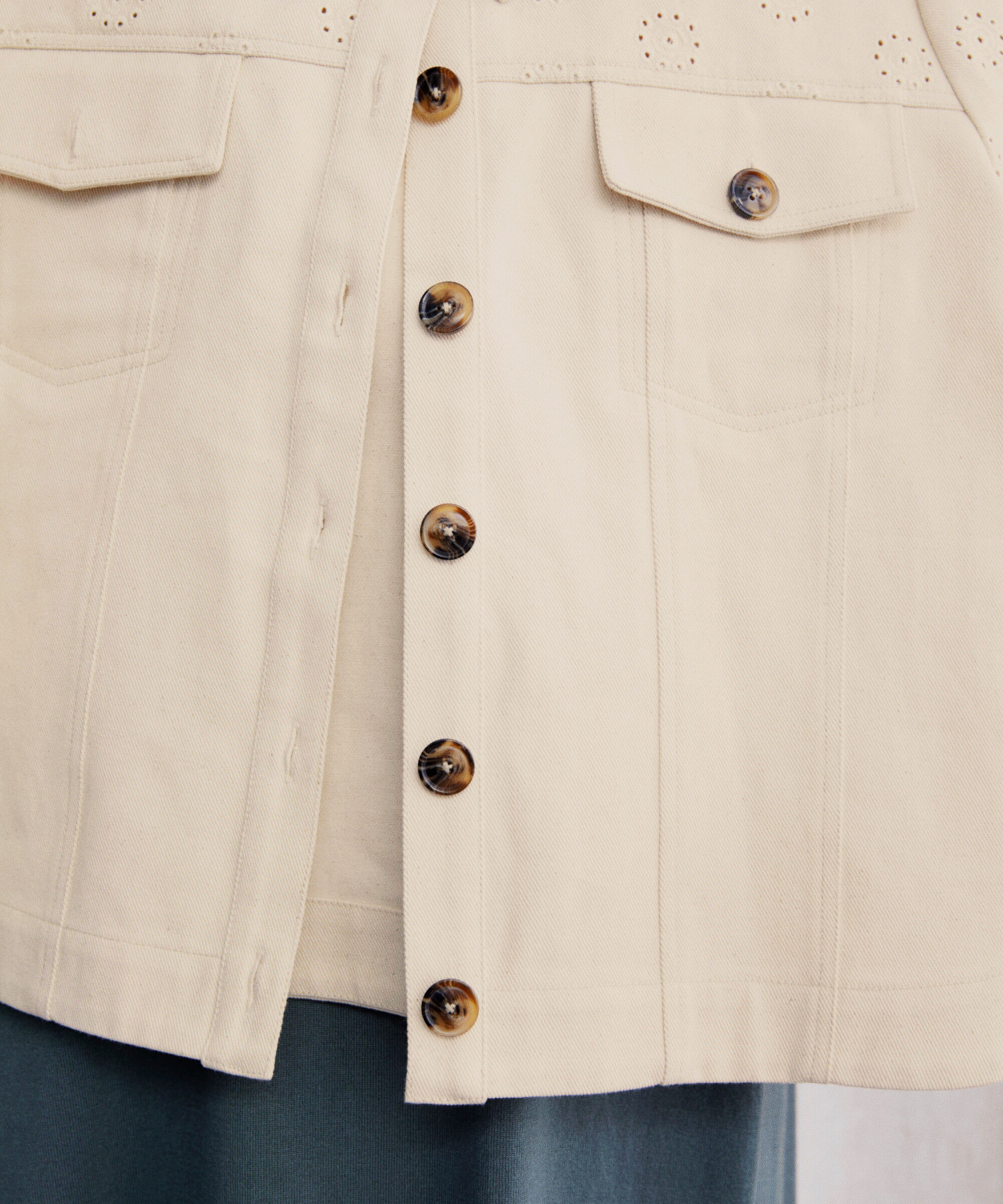 Jeansjacke mit Lochmuster, Whitecap