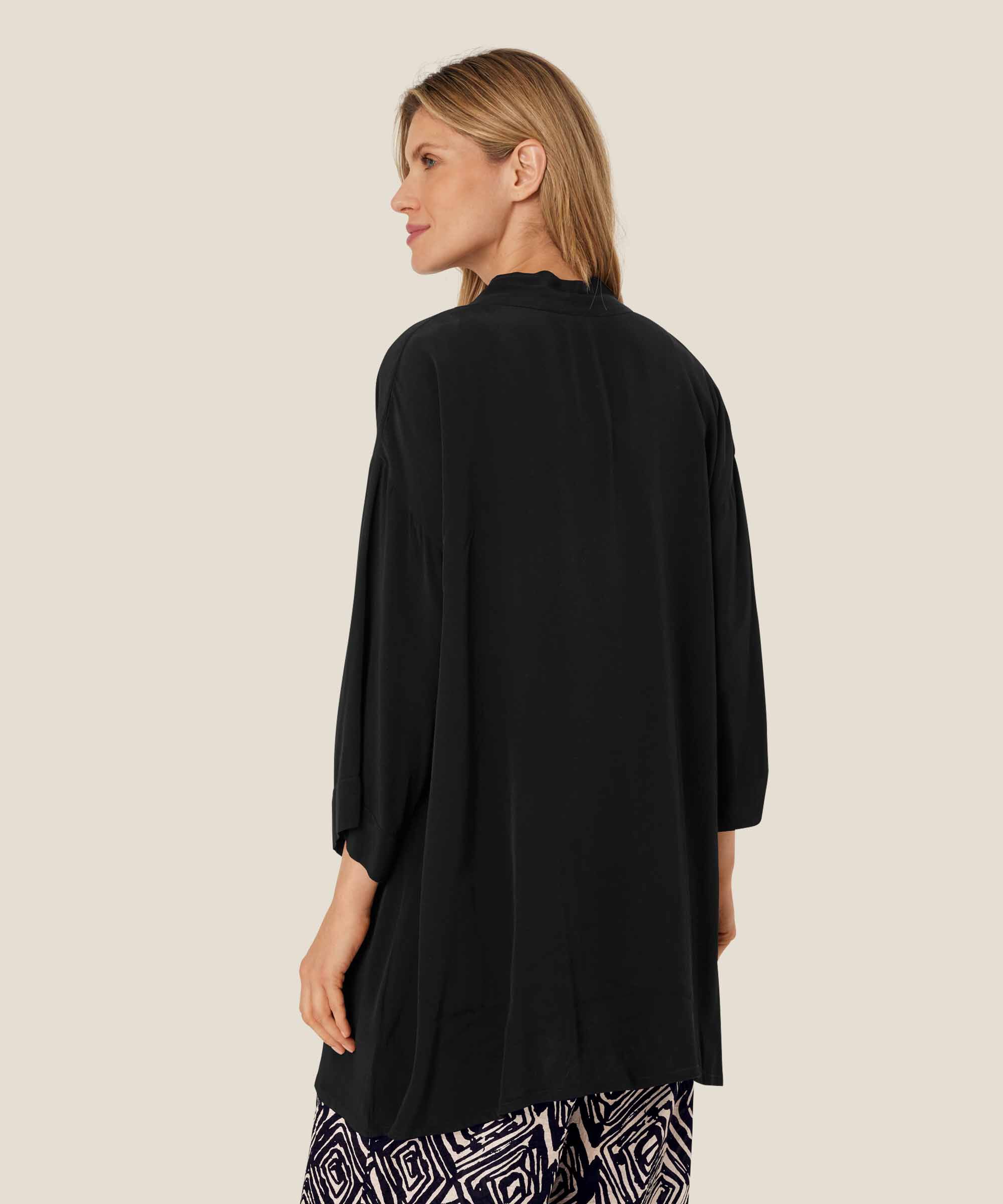 Josslyn Jacke, Black