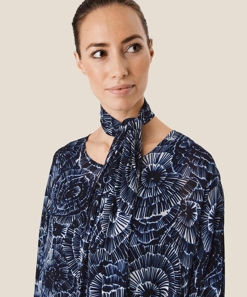 Along Tuch, Maritime Blue
