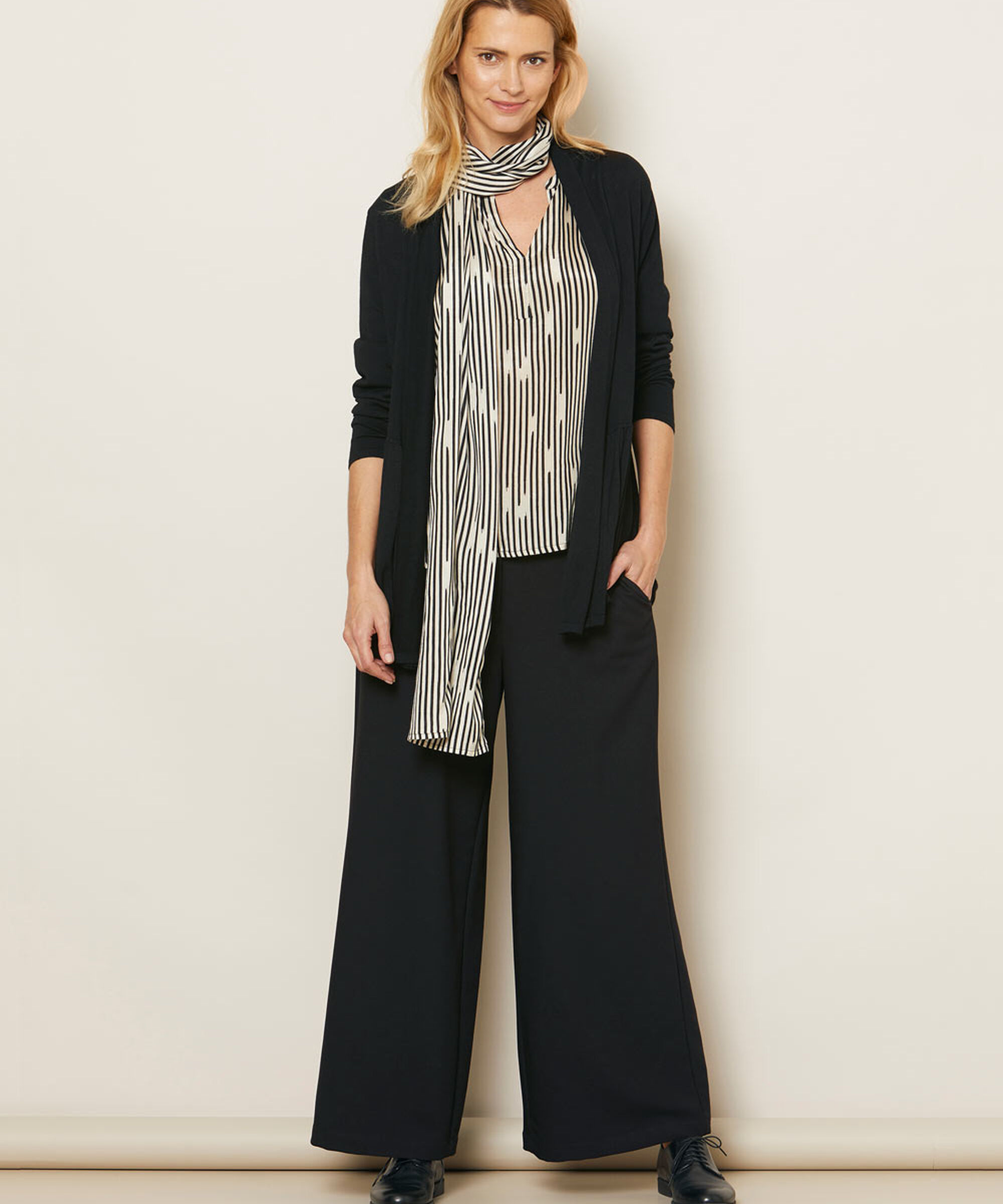 LARISI CARDIGAN, Black