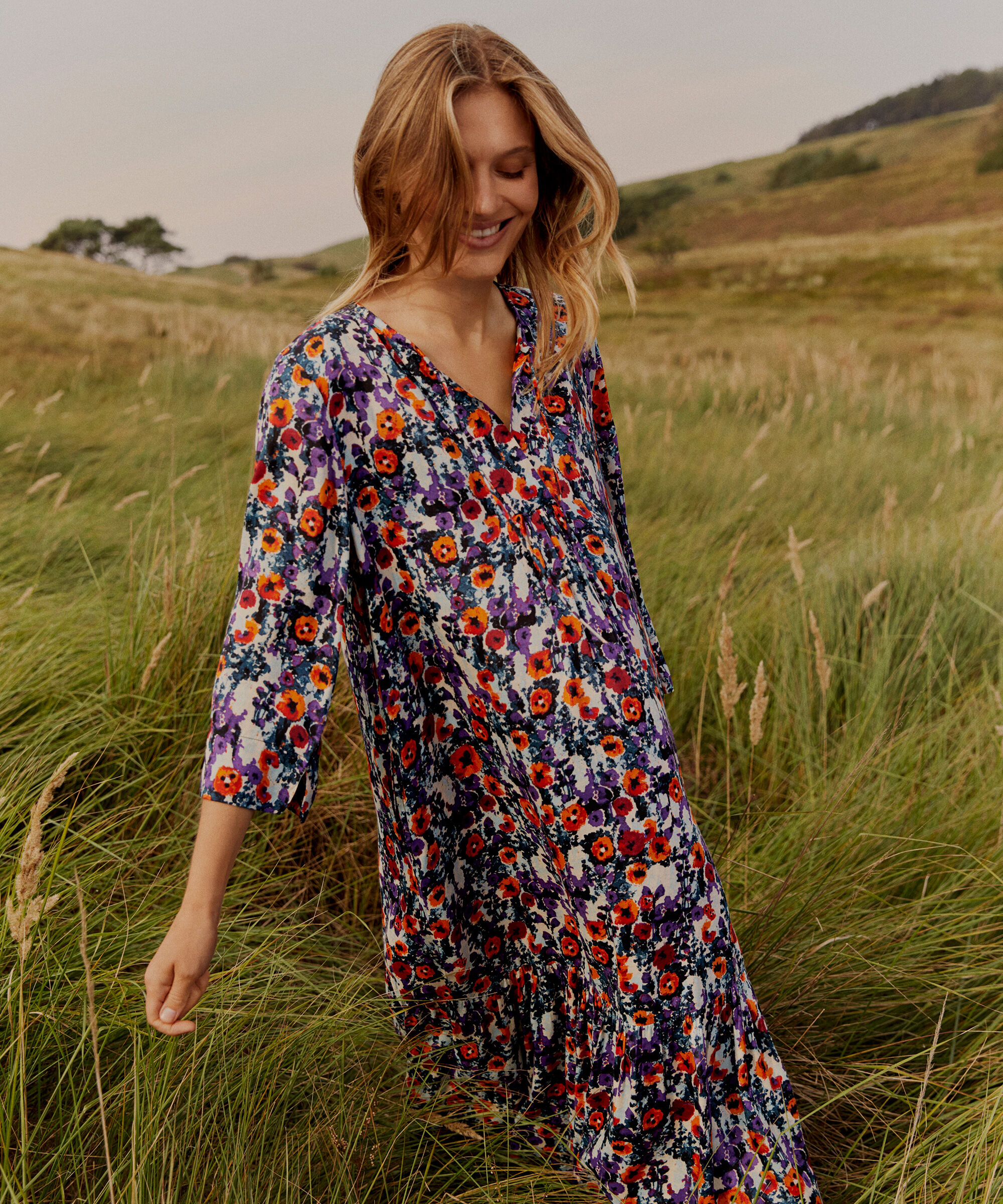 Geblümtes Viskosekleid mit Bindebändern und Eingrifftaschen, Meadow Violet