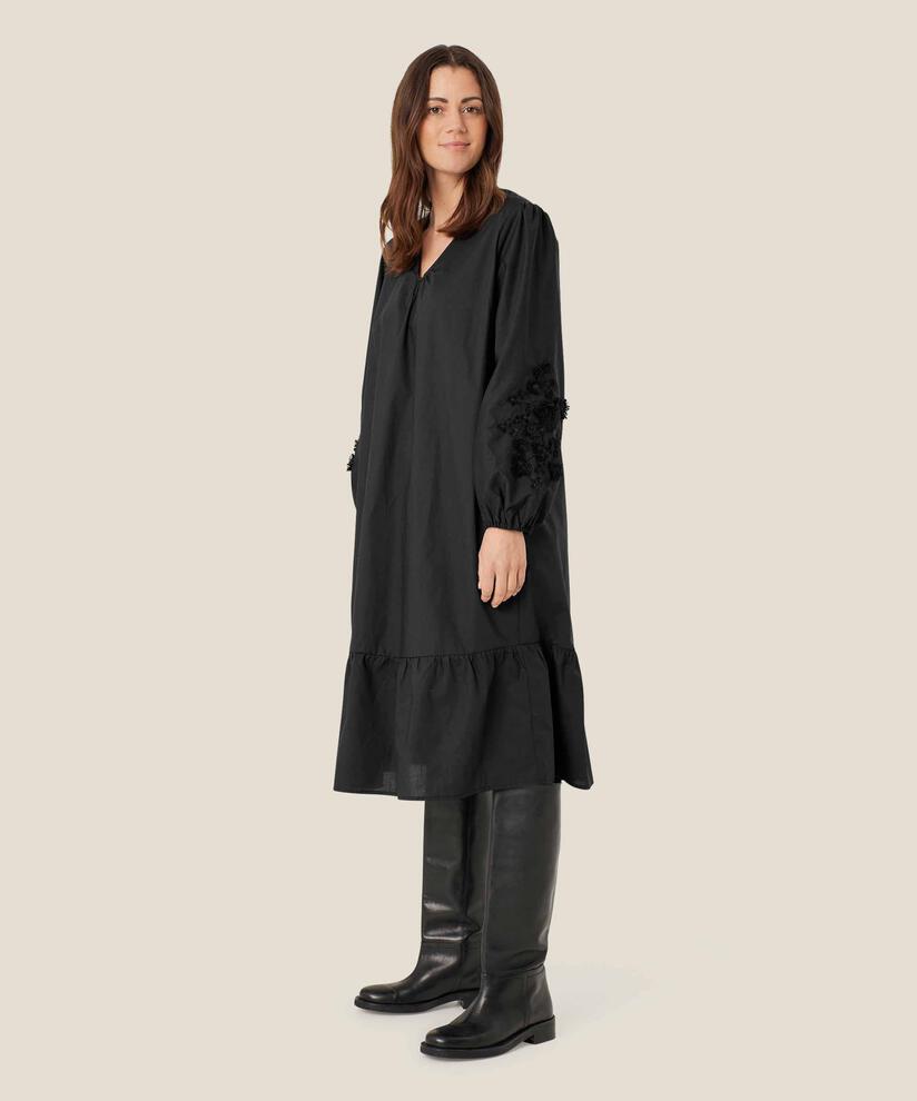 Kleid mit V-Ausschnitt und floralen Details, Black
