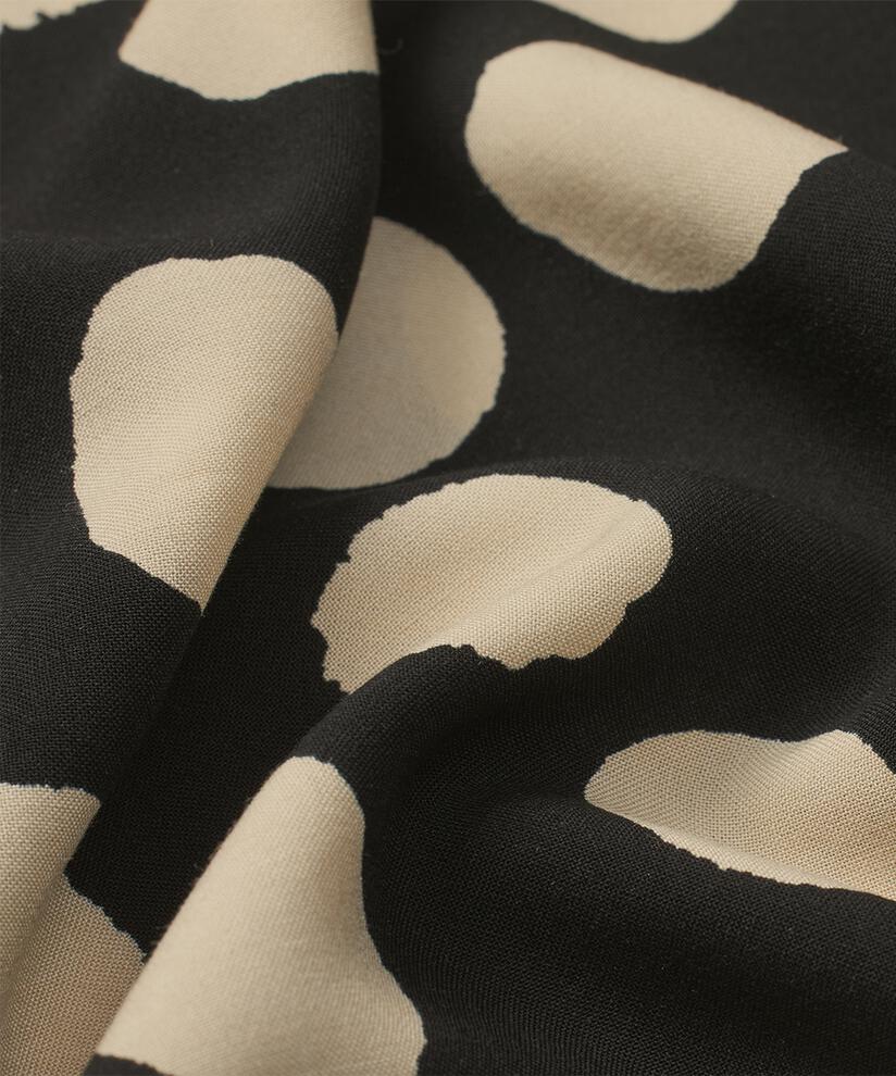 Bedrucktes Viskosekleid mit V-Ausschnitt und Eingrifftaschen, Black